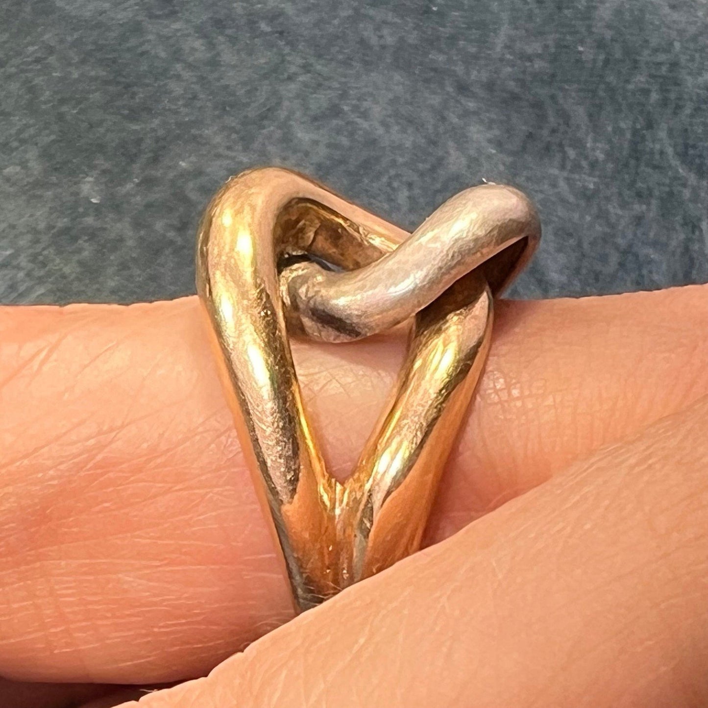 14k Yellow Gold + Silver Love Knot Ring. 7.5g + 14mm Designer