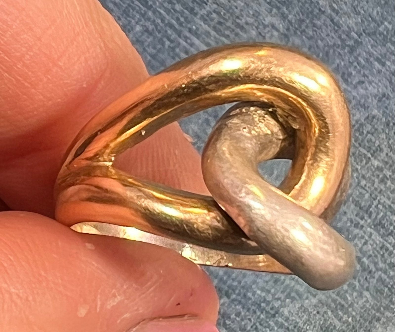 14k Yellow Gold + Silver Love Knot Ring. 7.5g + 14mm Designer