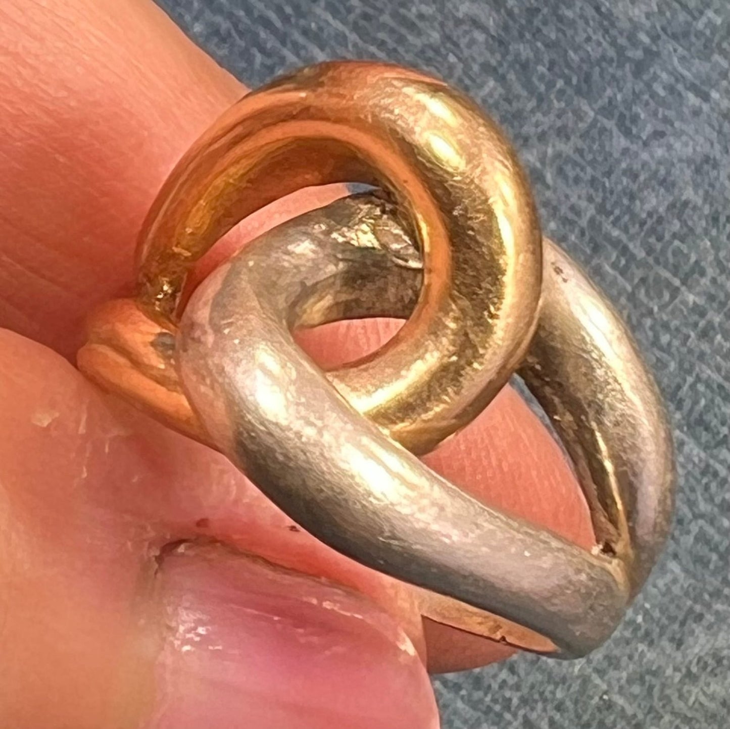 14k Yellow Gold + Silver Love Knot Ring. 7.5g + 14mm Designer