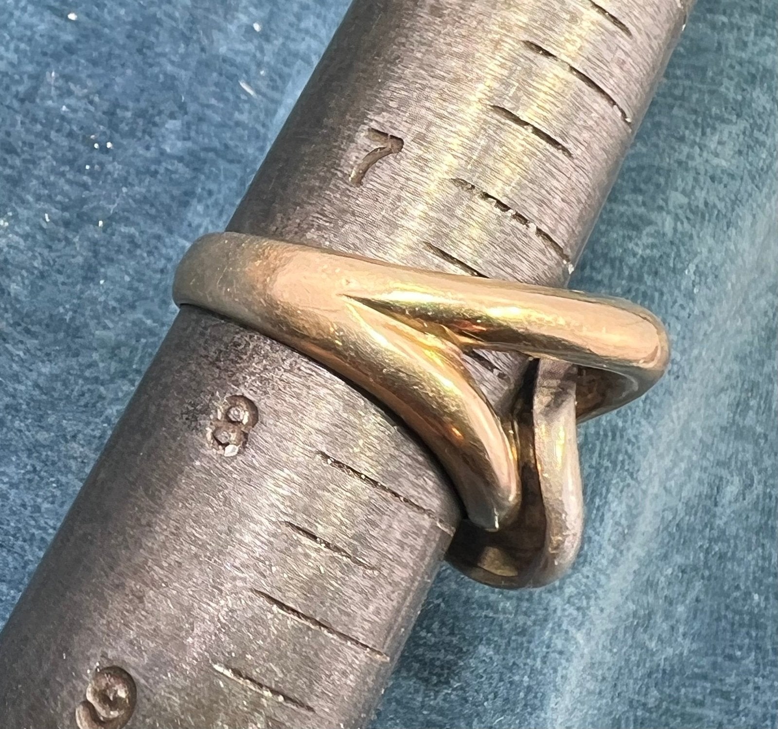 14k Yellow Gold + Silver Love Knot Ring. 7.5g + 14mm Designer