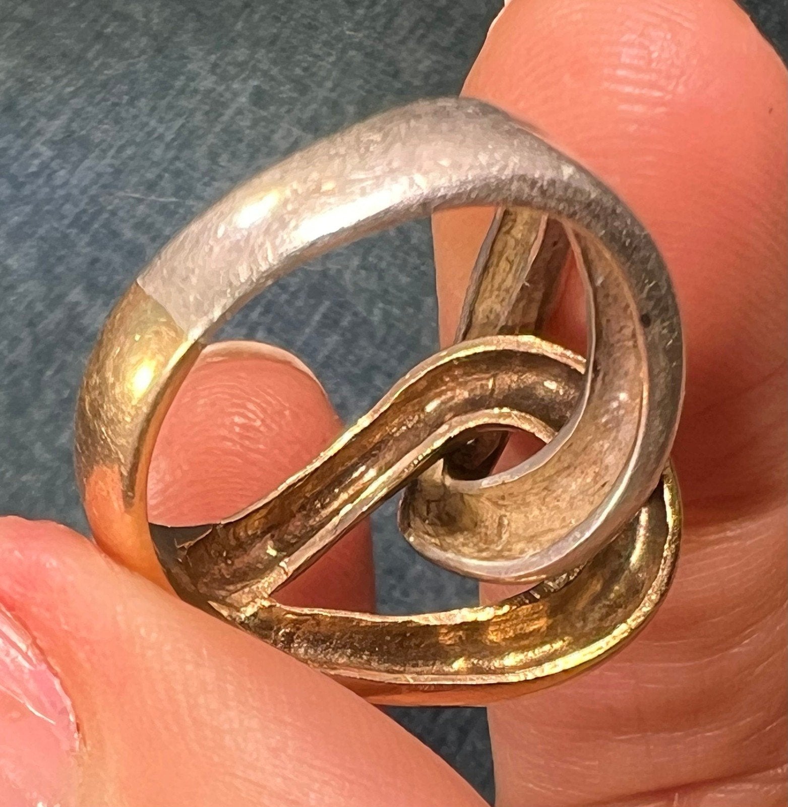 14k Yellow Gold + Silver Love Knot Ring. 7.5g + 14mm Designer