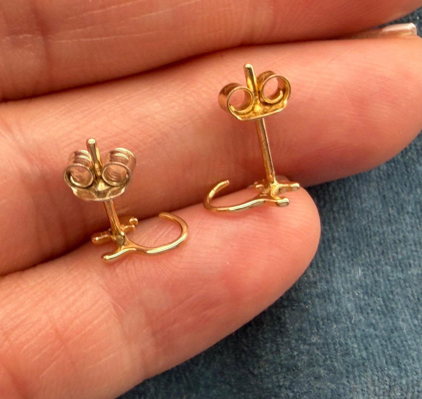 14k Yellow Gold Skinny Kitty Cat Earrings. Tiny!