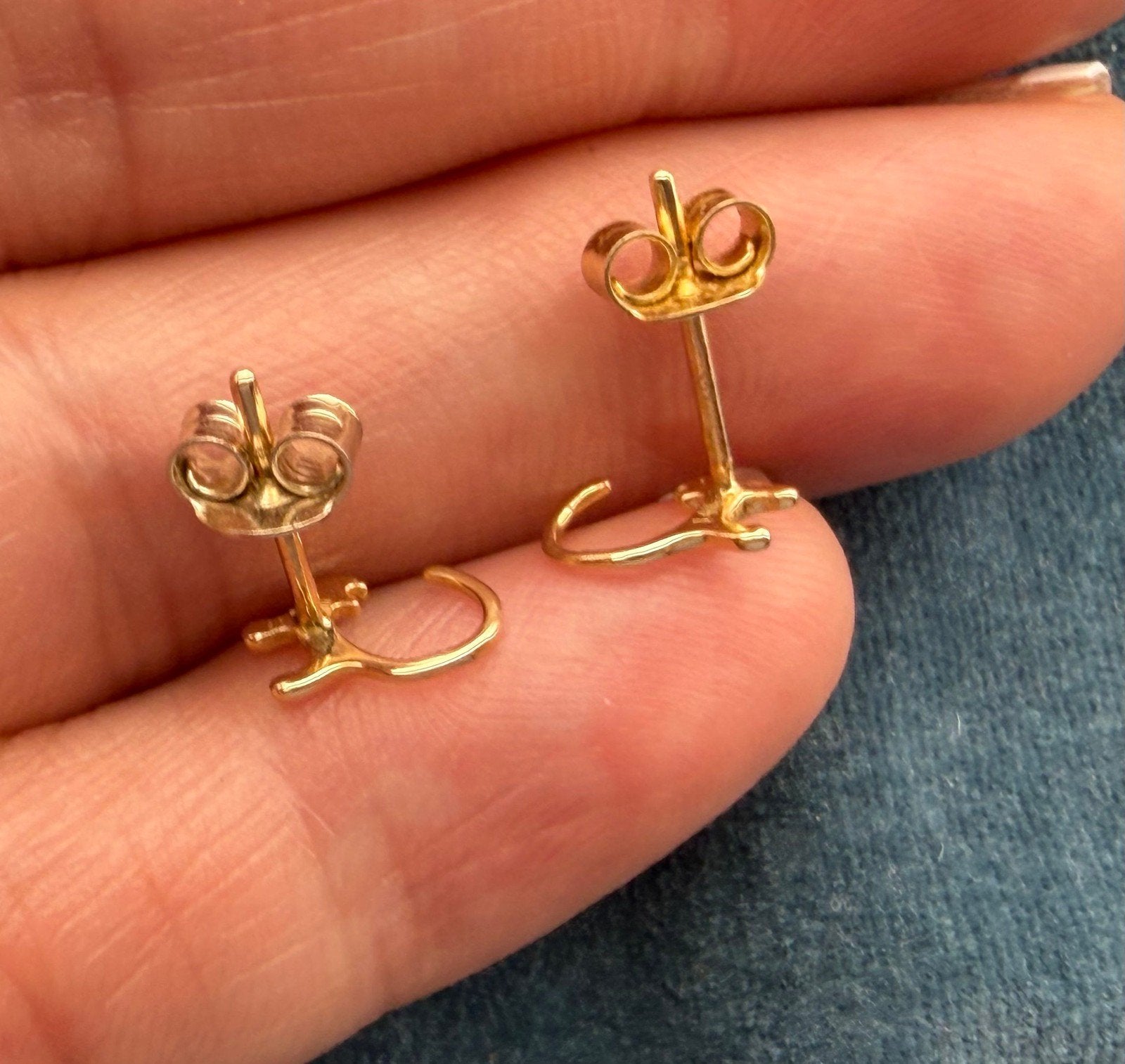 14k Yellow Gold Skinny Kitty Cat Earrings. Tiny!