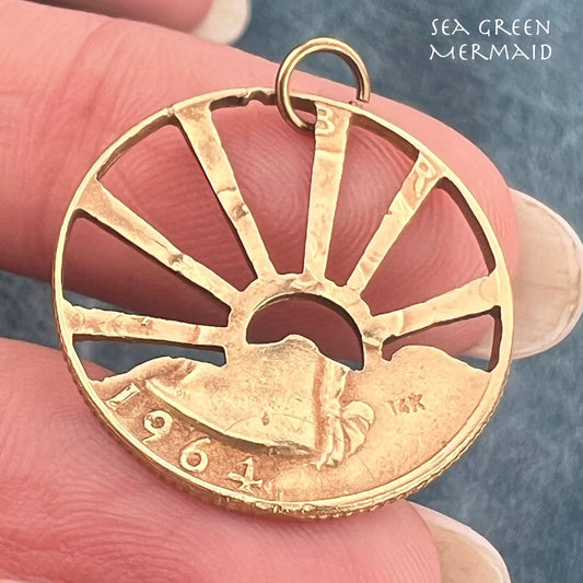 14k Yellow Gold Solid US Quarter Coin Cut-Out Sunburst Pendant