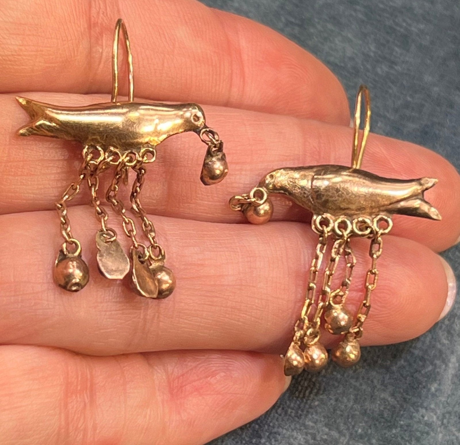 14k Yellow Gold Victorian Messenger Bird Earrings. Dangle Beads