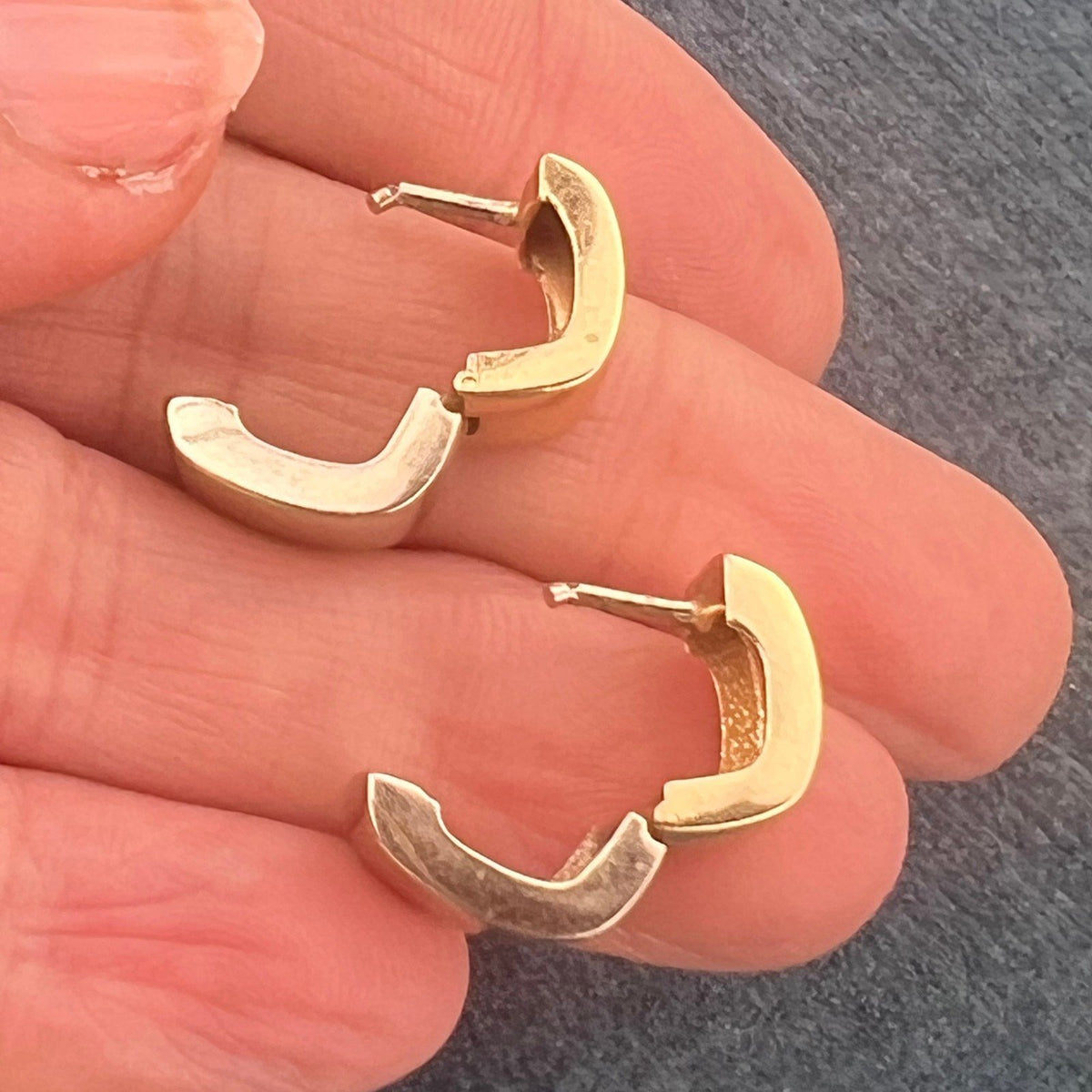14k Yellow + White Gold Reversible Wide Square Huggies Hoop Earrings. 1/2" + 5.5g