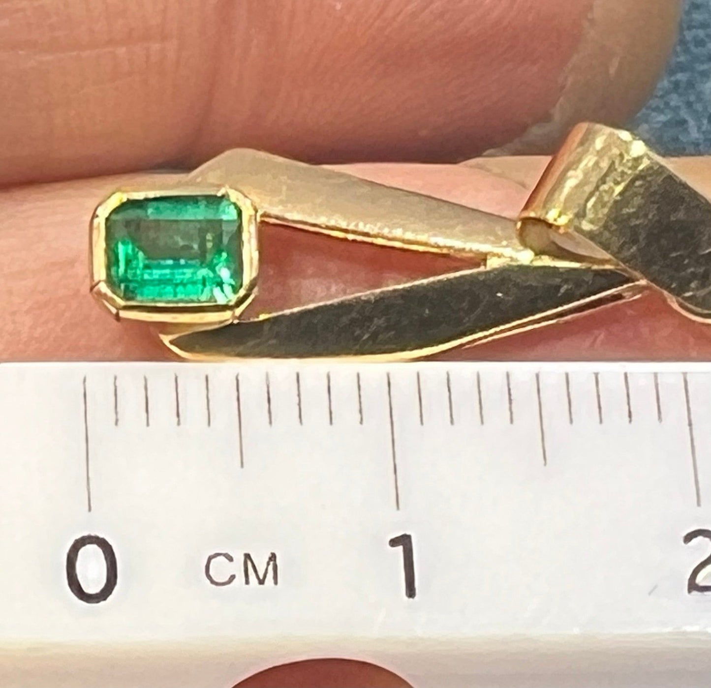 18K Yellow Gold Emerald-Cut COLUMBIAN Emerald Pendant *Video*