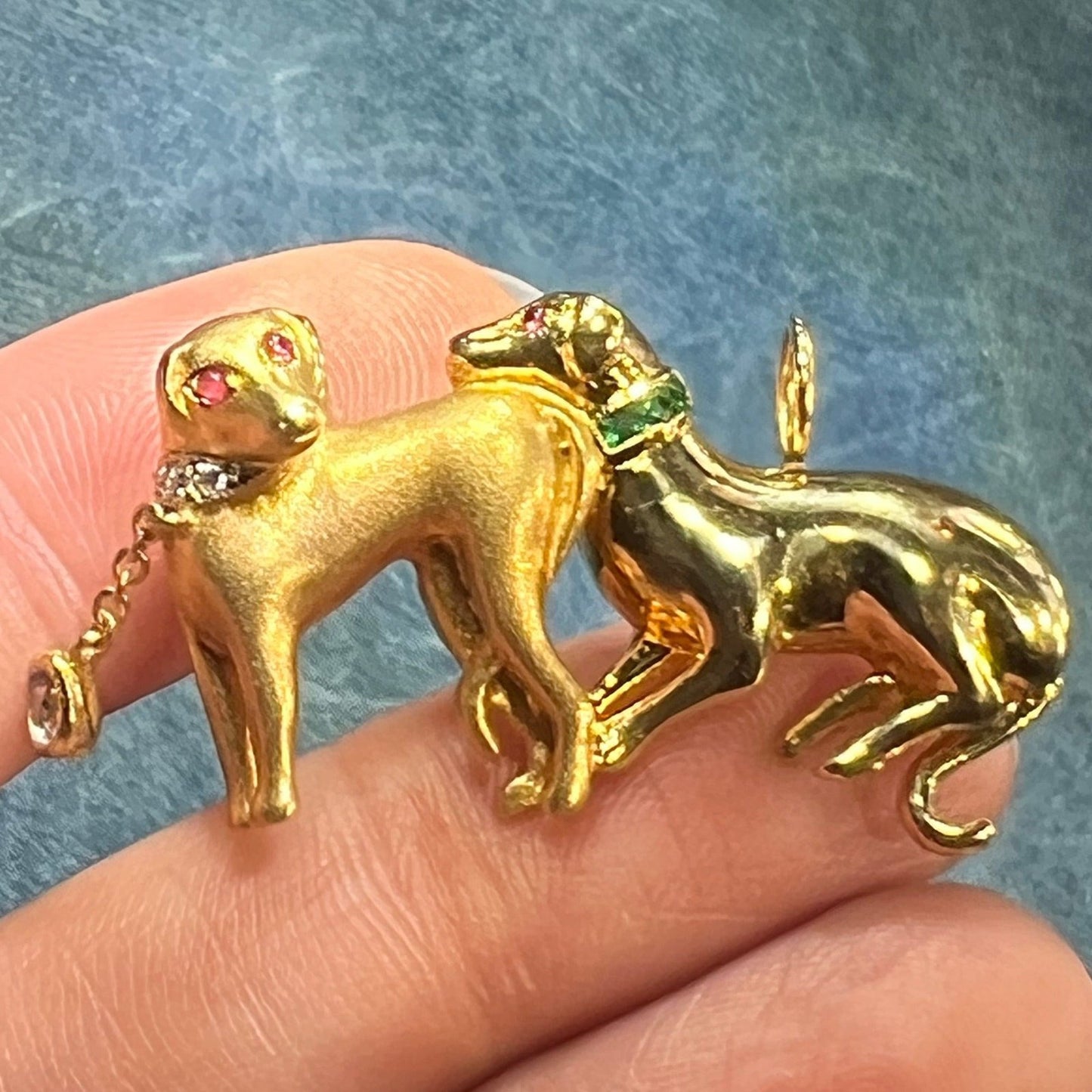 18k Gold 2 Dogs Pendant w Diamonds Emeralds Rubies. 10g + 1.7"