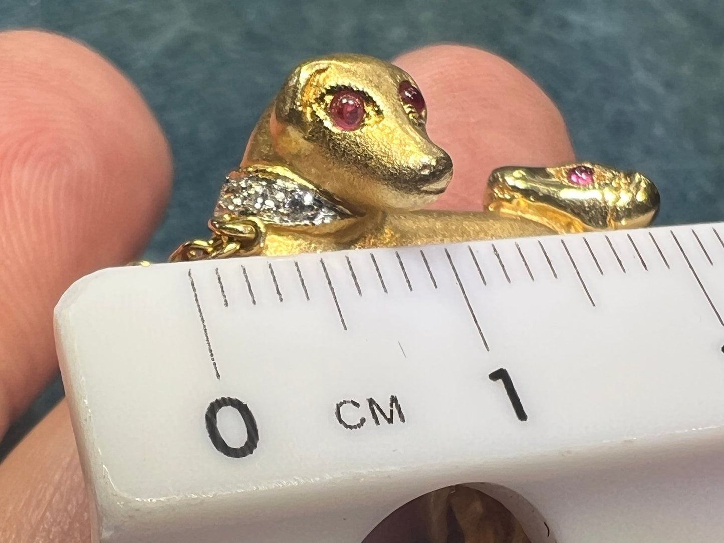 18k Gold 2 Dogs Pendant w Diamonds Emeralds Rubies. 10g + 1.7"