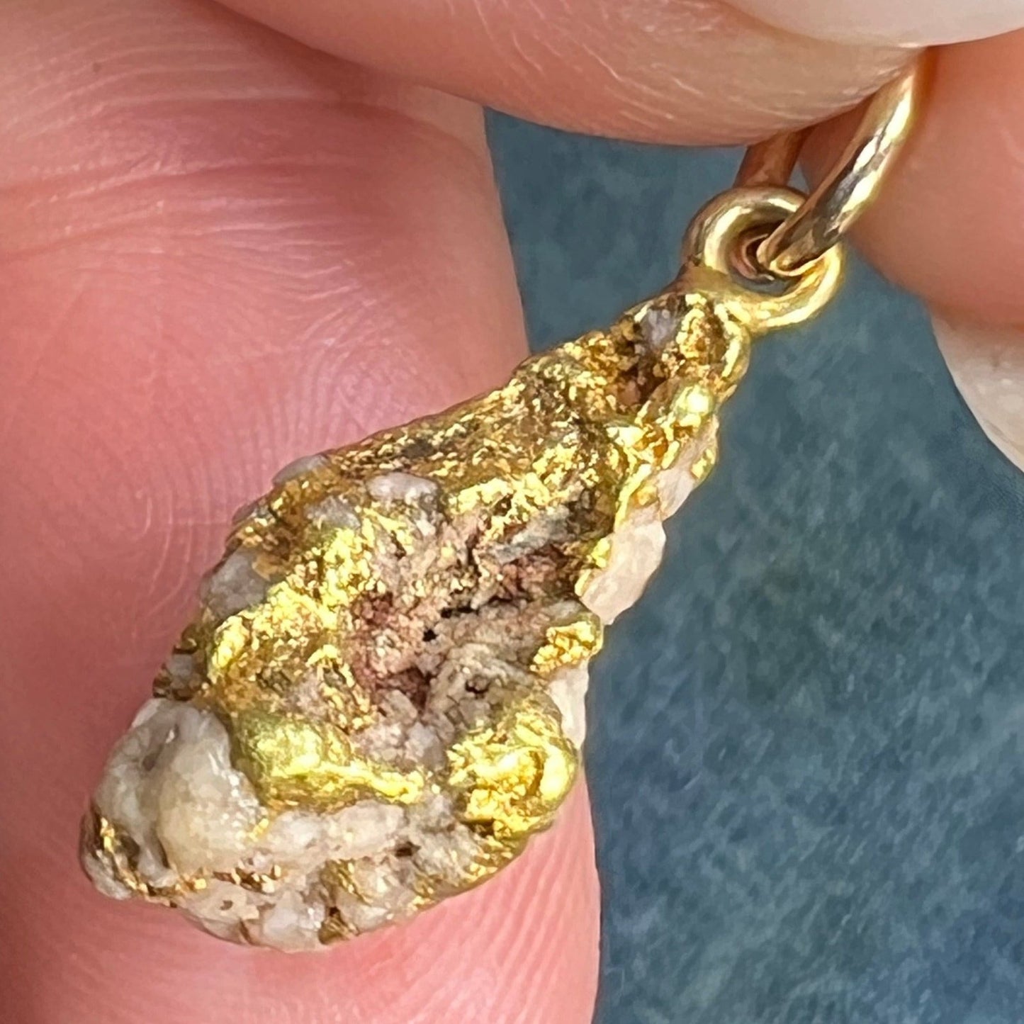 18k Gold ALASKA Gold-in-Quartz Nugget Pendant. Raw Ore. 1"