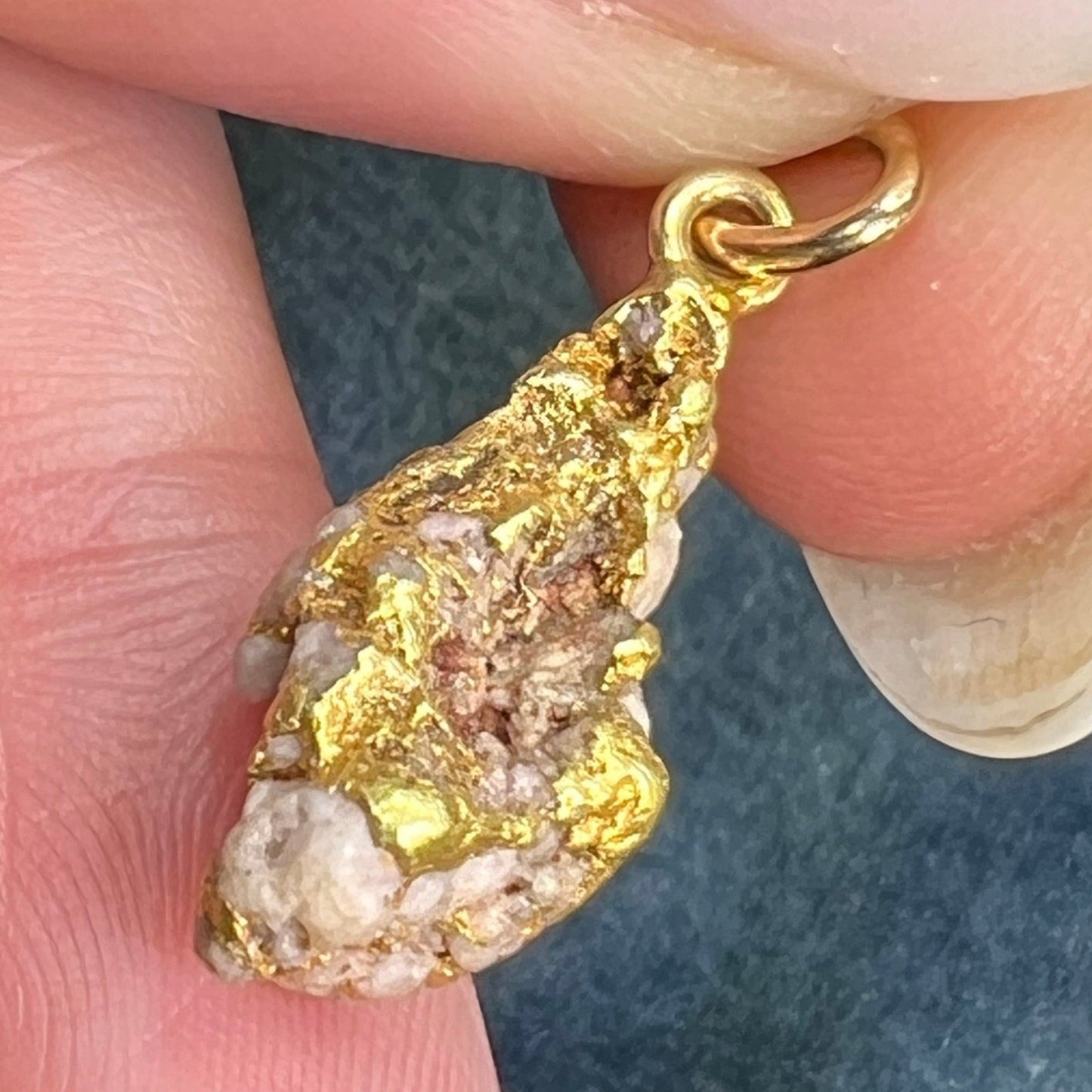 18k Gold ALASKA Gold-in-Quartz Nugget Pendant. Raw Ore. 1"