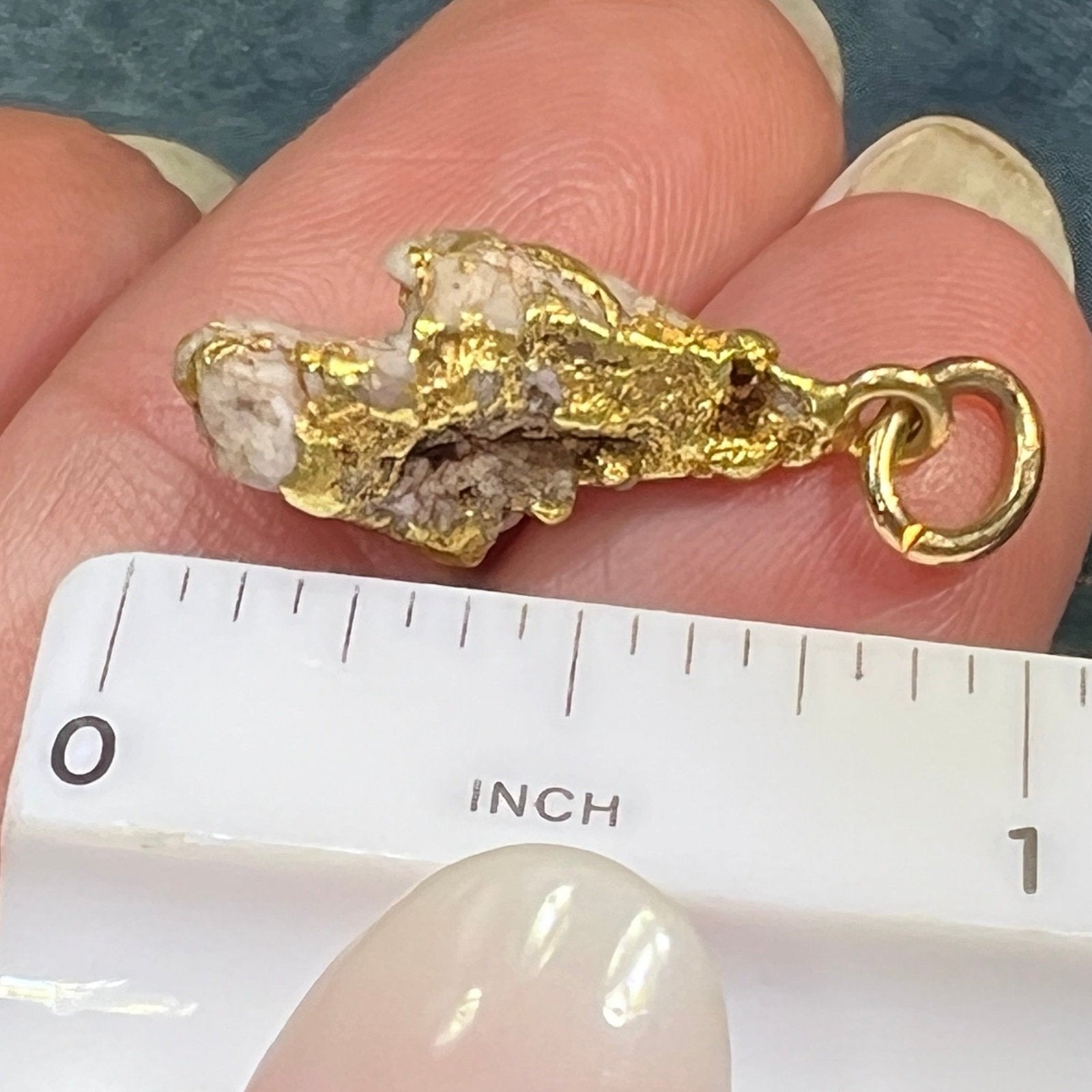 18k Gold ALASKA Gold-in-Quartz Nugget Pendant. Raw Ore. 1"