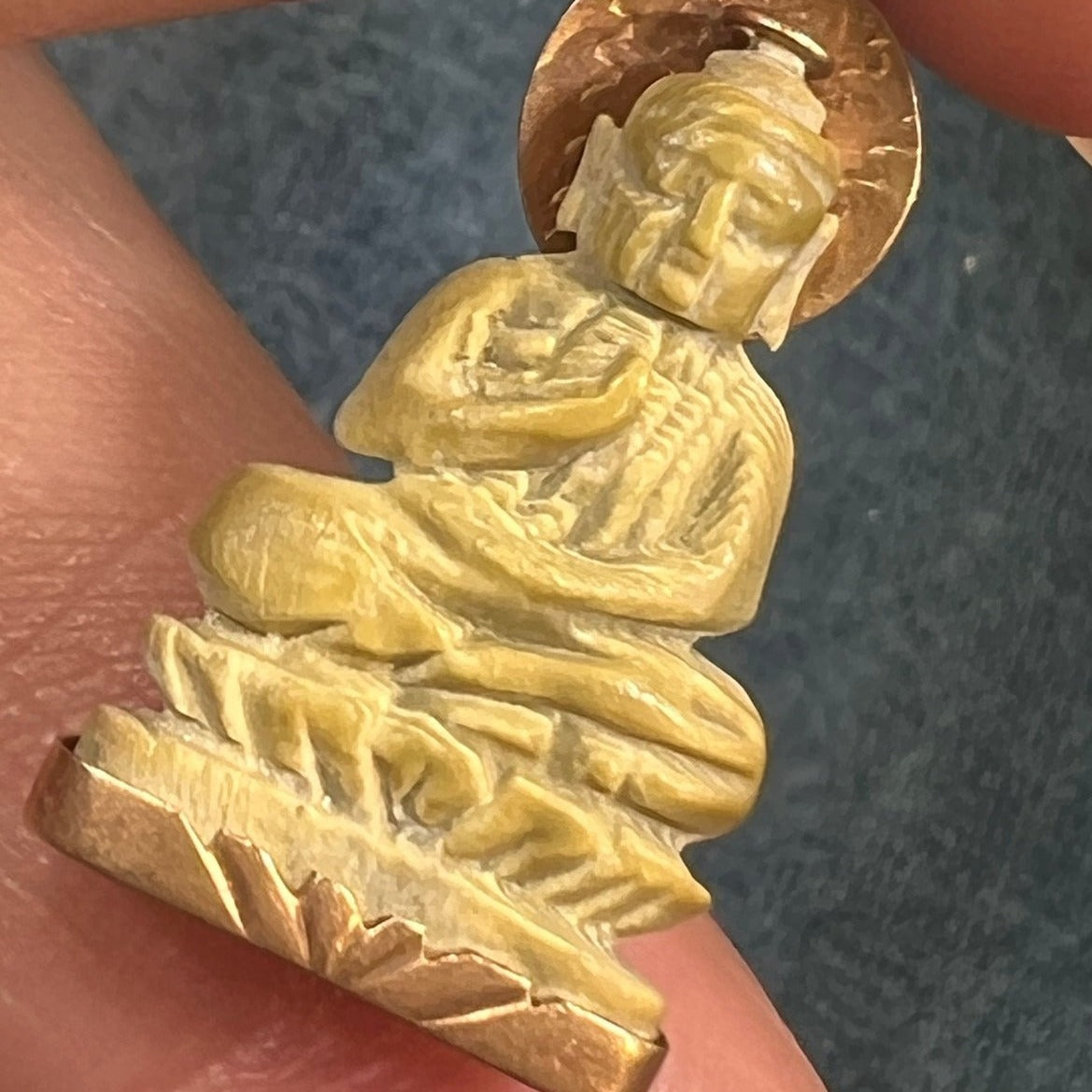 18k Gold Ancient Carved Jade Meditating Buddha Pendant. Lotus Blossom