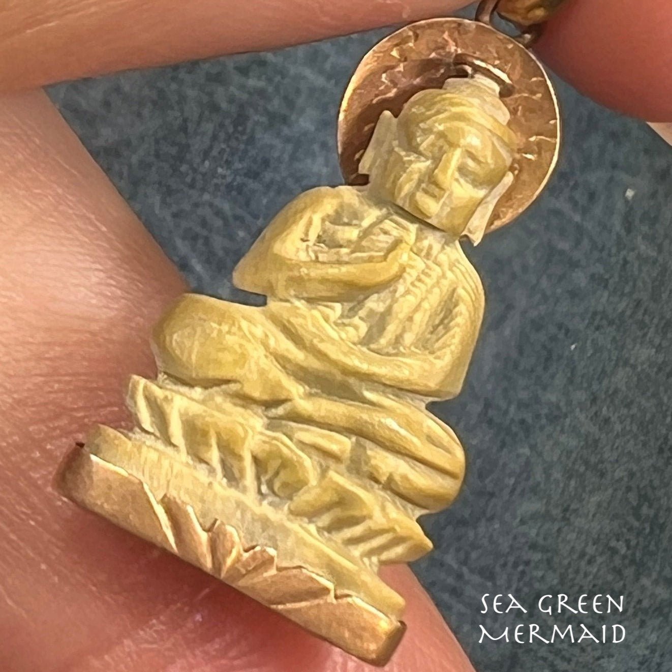 18k Gold Ancient Carved Jade Meditating Buddha Pendant. Lotus Blossom