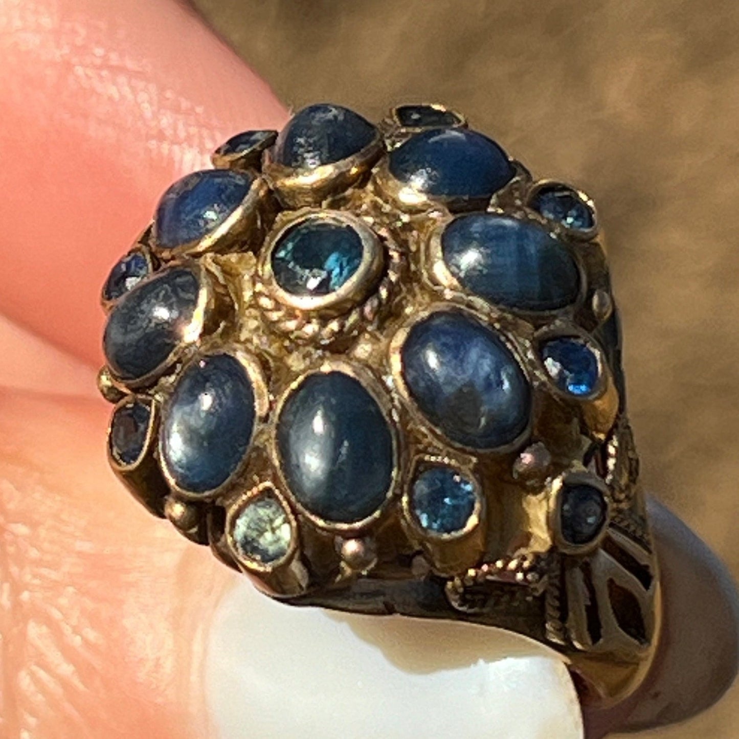 18k Gold Blue Sapphire Cabochon "Sunburst" Ring. 3/4" & 6.7g *Video*