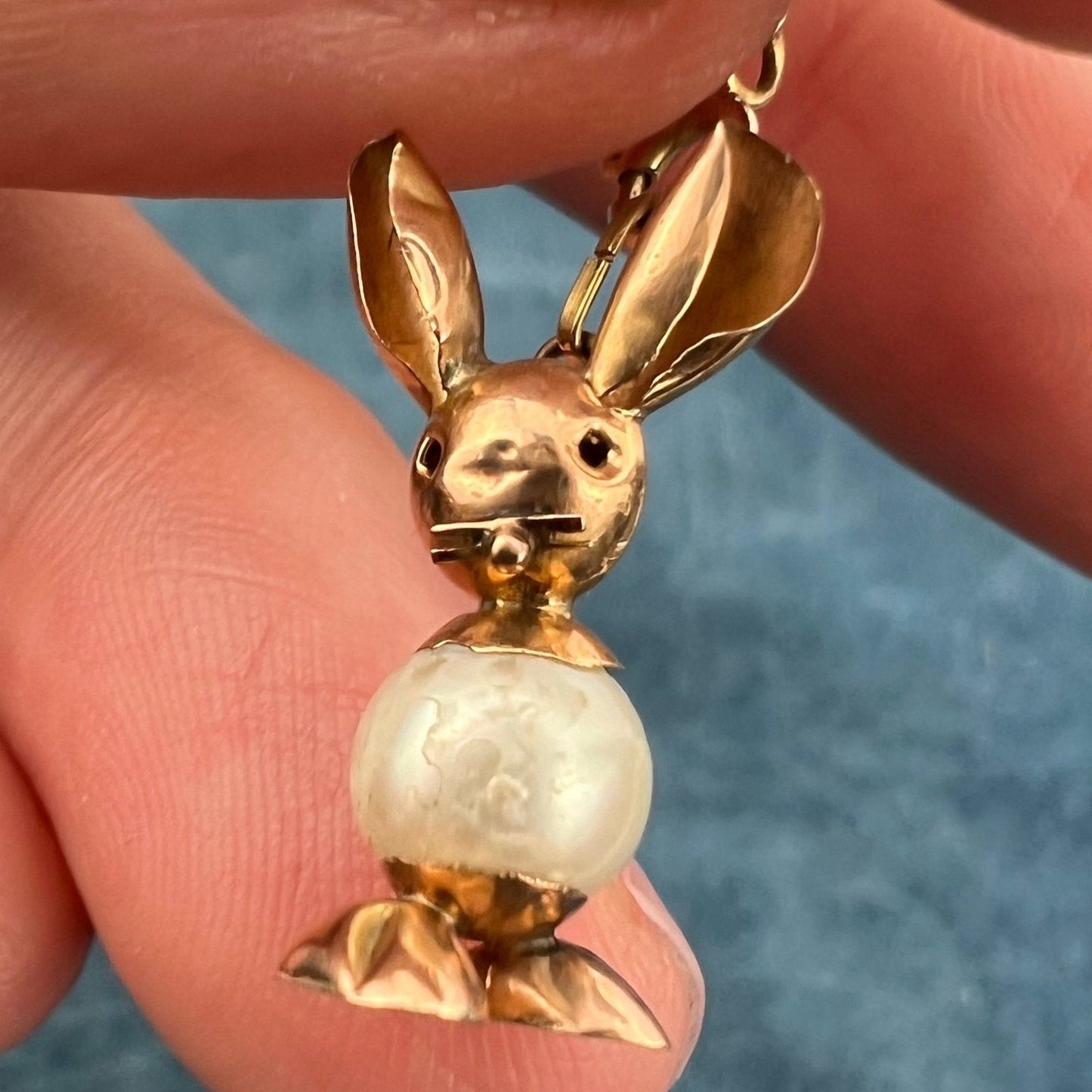 18k Gold Bunny Rabbit Pendant w Pearl Jelly Belly. Antique