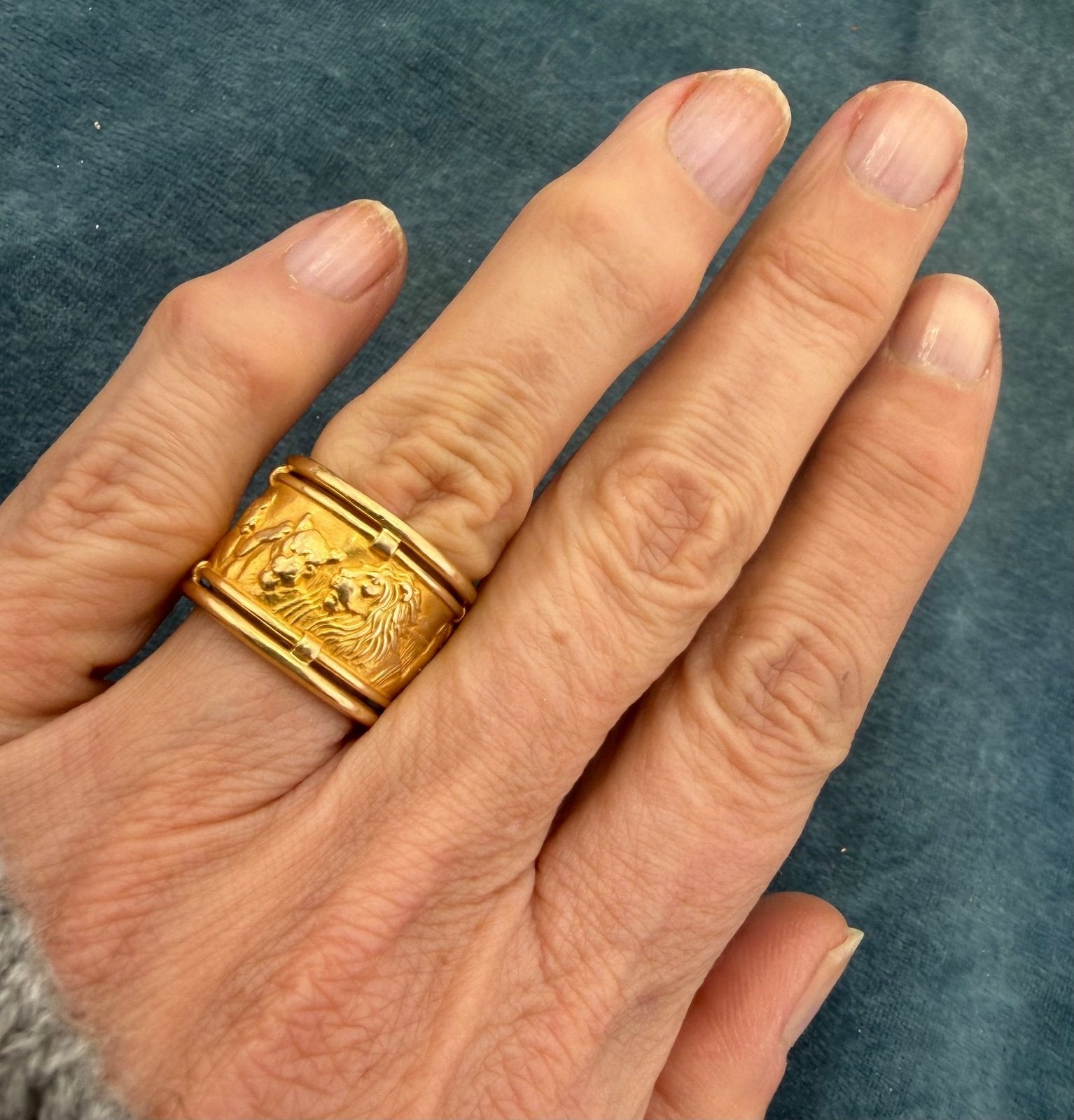 18k Gold Carrera e Carrera LIONS + Cubs Family Ring. Wide 1/2" Cigar Band *Video*