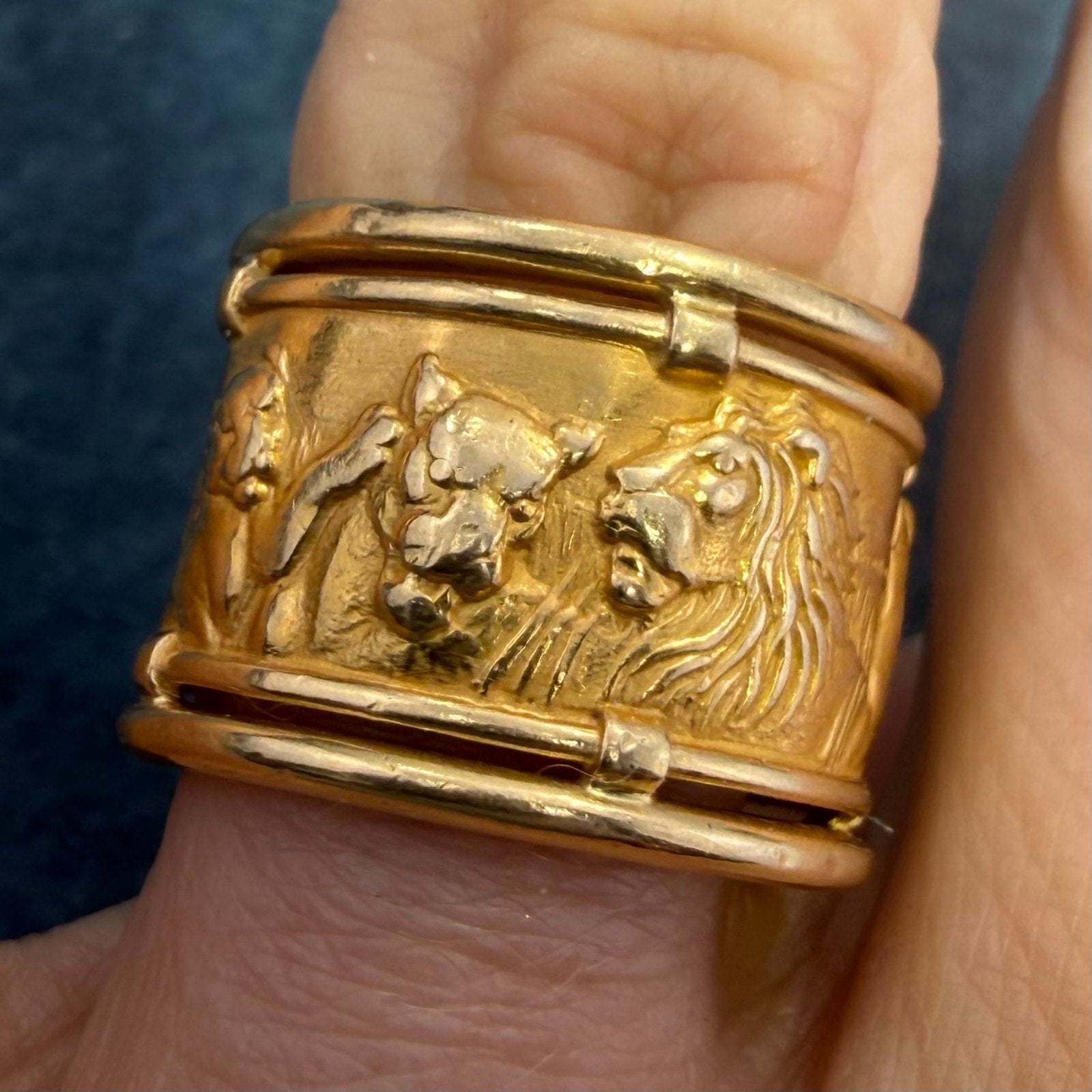 18k Gold Carrera e Carrera LIONS + Cubs Family Ring. Wide 1/2" Cigar Band *Video*