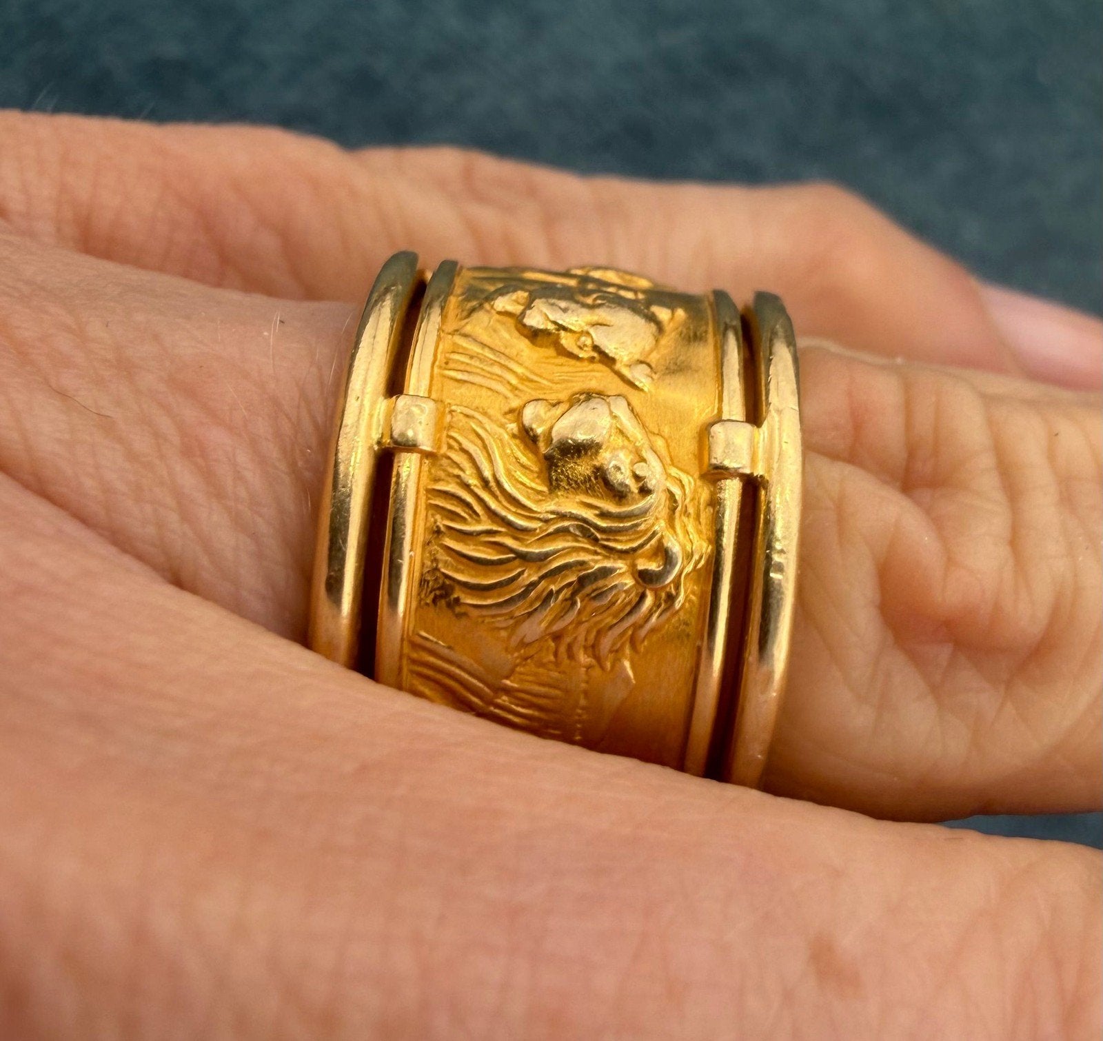 18k Gold Carrera e Carrera LIONS + Cubs Family Ring. Wide 1/2" Cigar Band *Video*