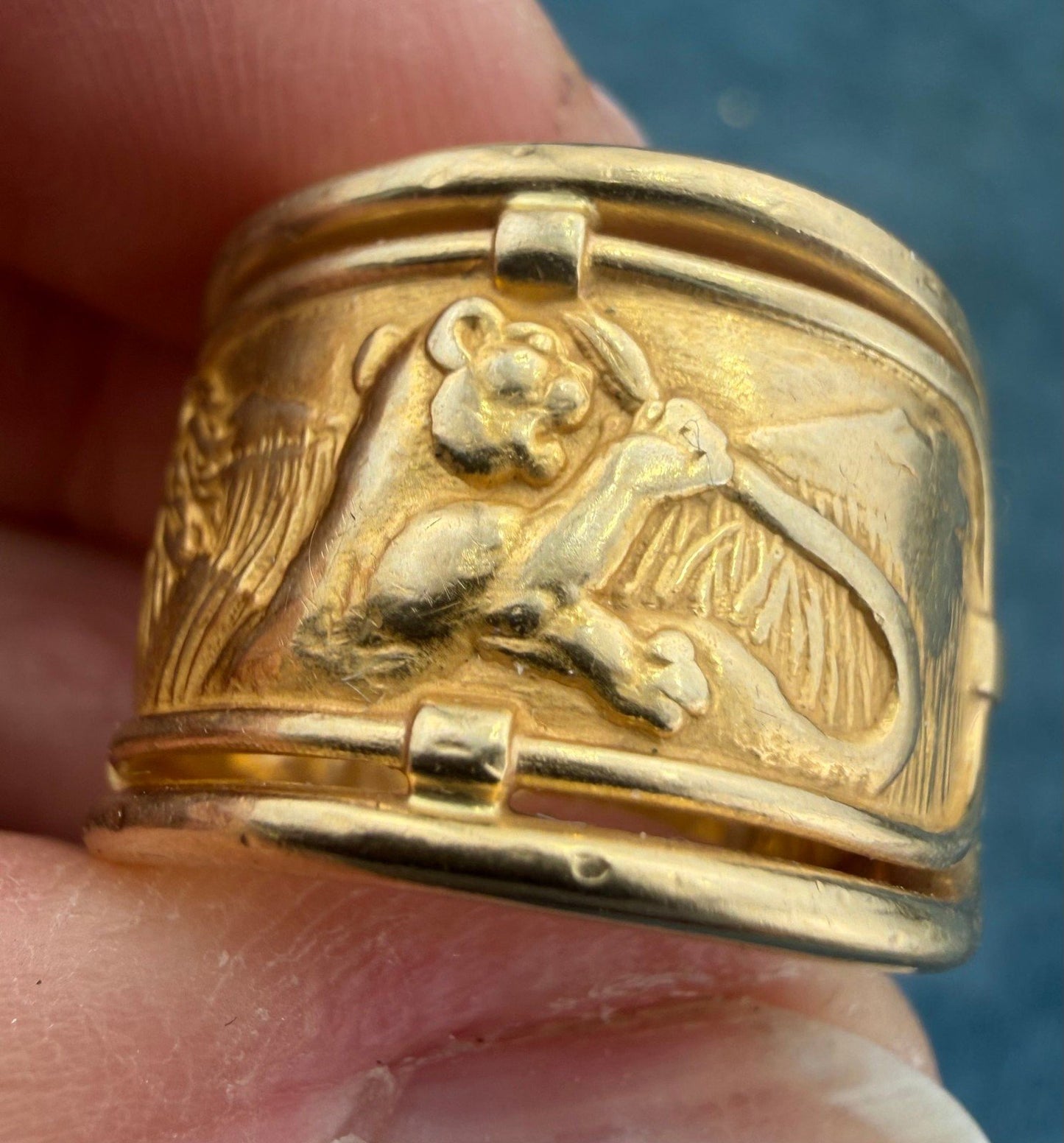 18k Gold Carrera e Carrera LIONS + Cubs Family Ring. Wide 1/2" Cigar Band *Video*