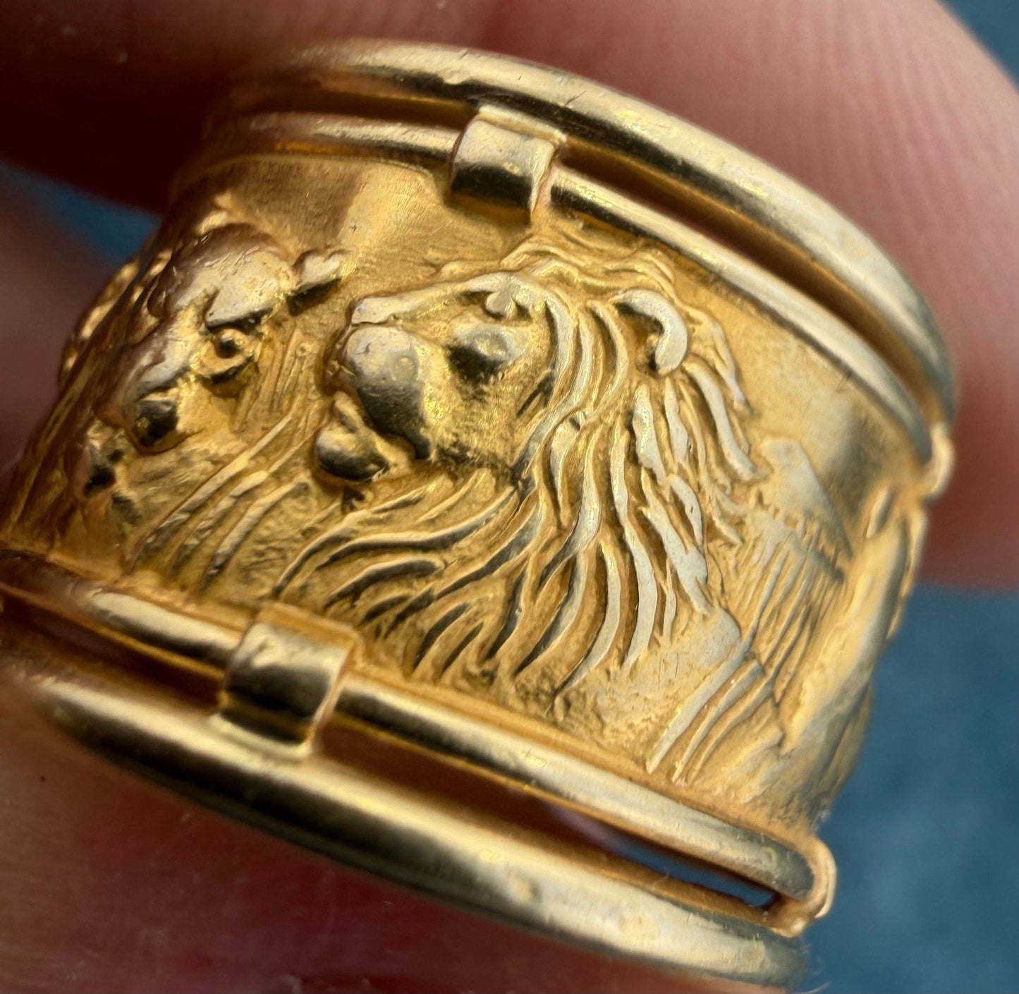 18k Gold Carrera e Carrera LIONS + Cubs Family Ring. Wide 1/2" Cigar Band *Video*