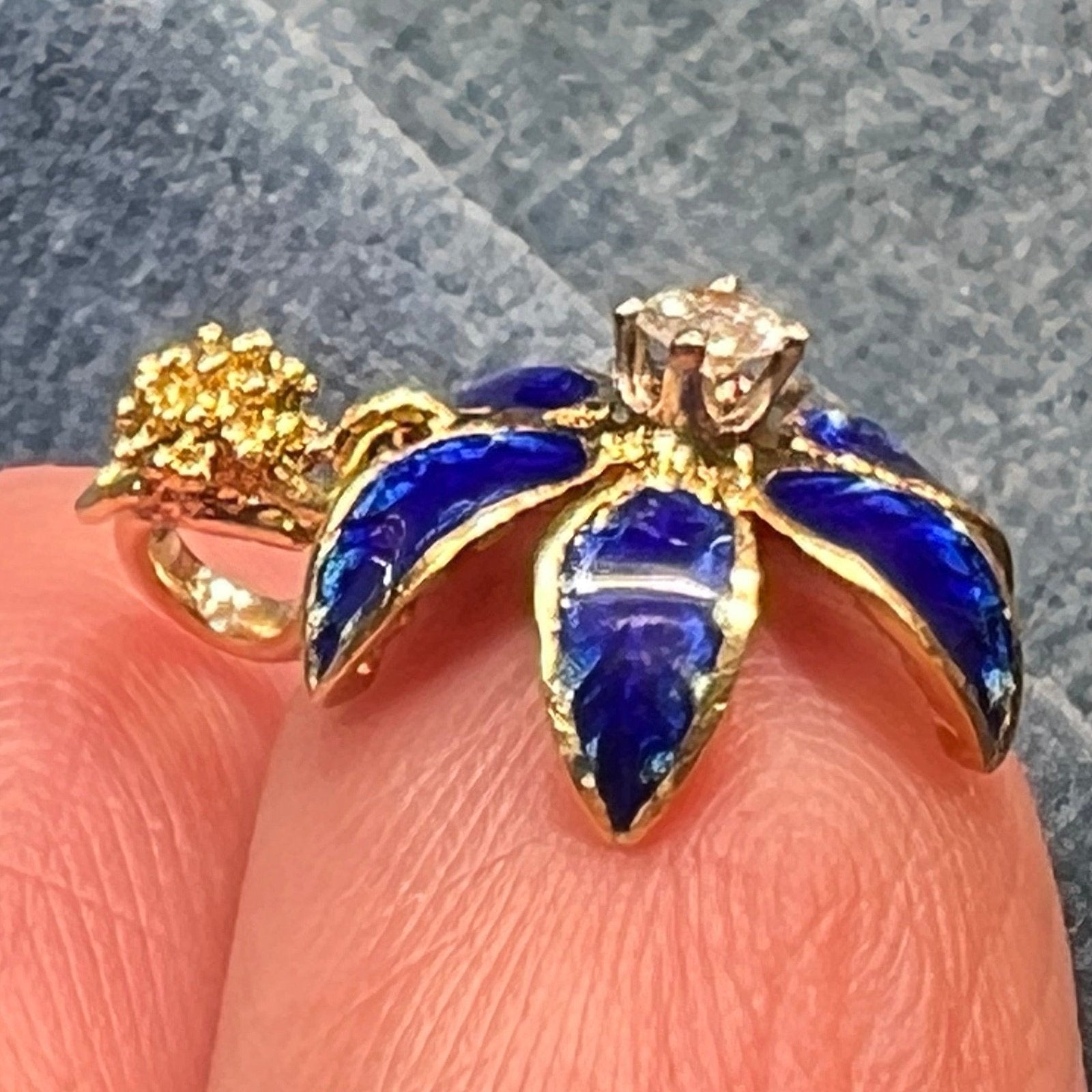 18k Gold Diamond + Cobalt Blue Enamel Daisy Pendant. Victorian