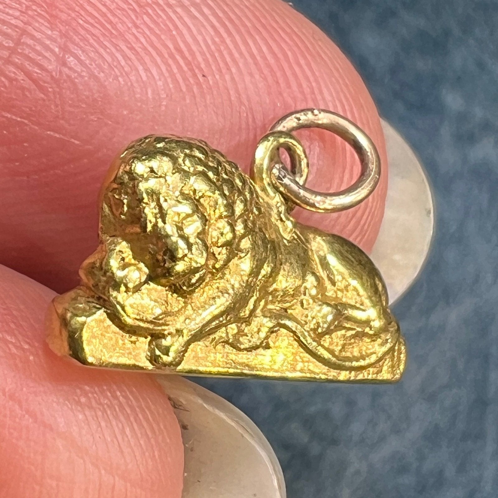 18k Gold Lion of Lucerne Pendant. Swiss Memorial of French Revolution