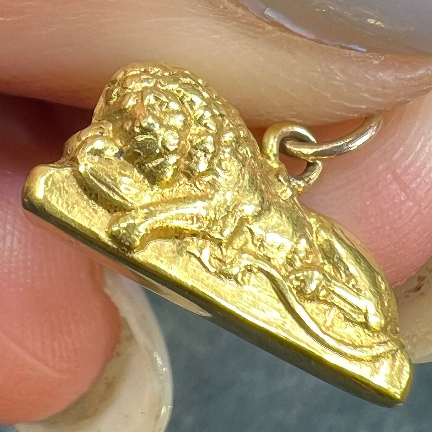 18k Gold Lion of Lucerne Pendant. Swiss Memorial of French Revolution