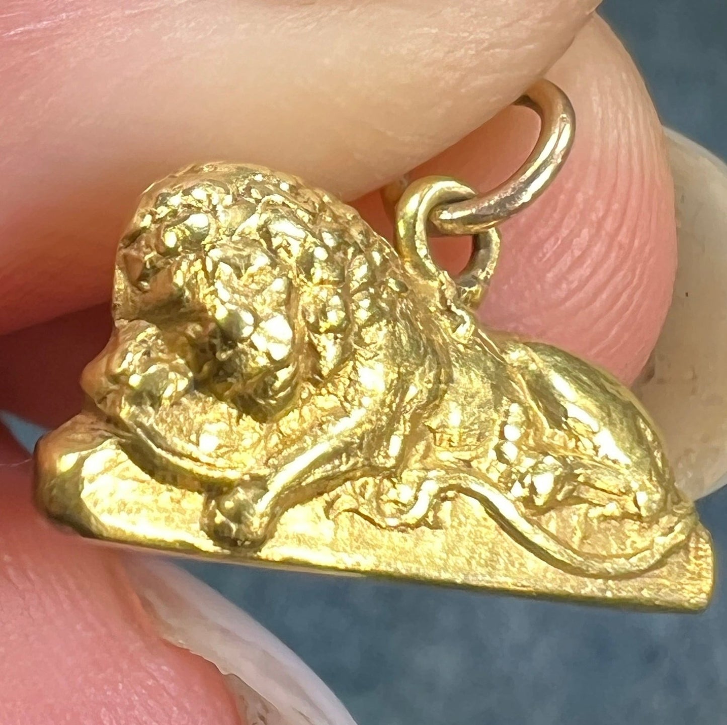 18k Gold Lion of Lucerne Pendant. Swiss Memorial of French Revolution