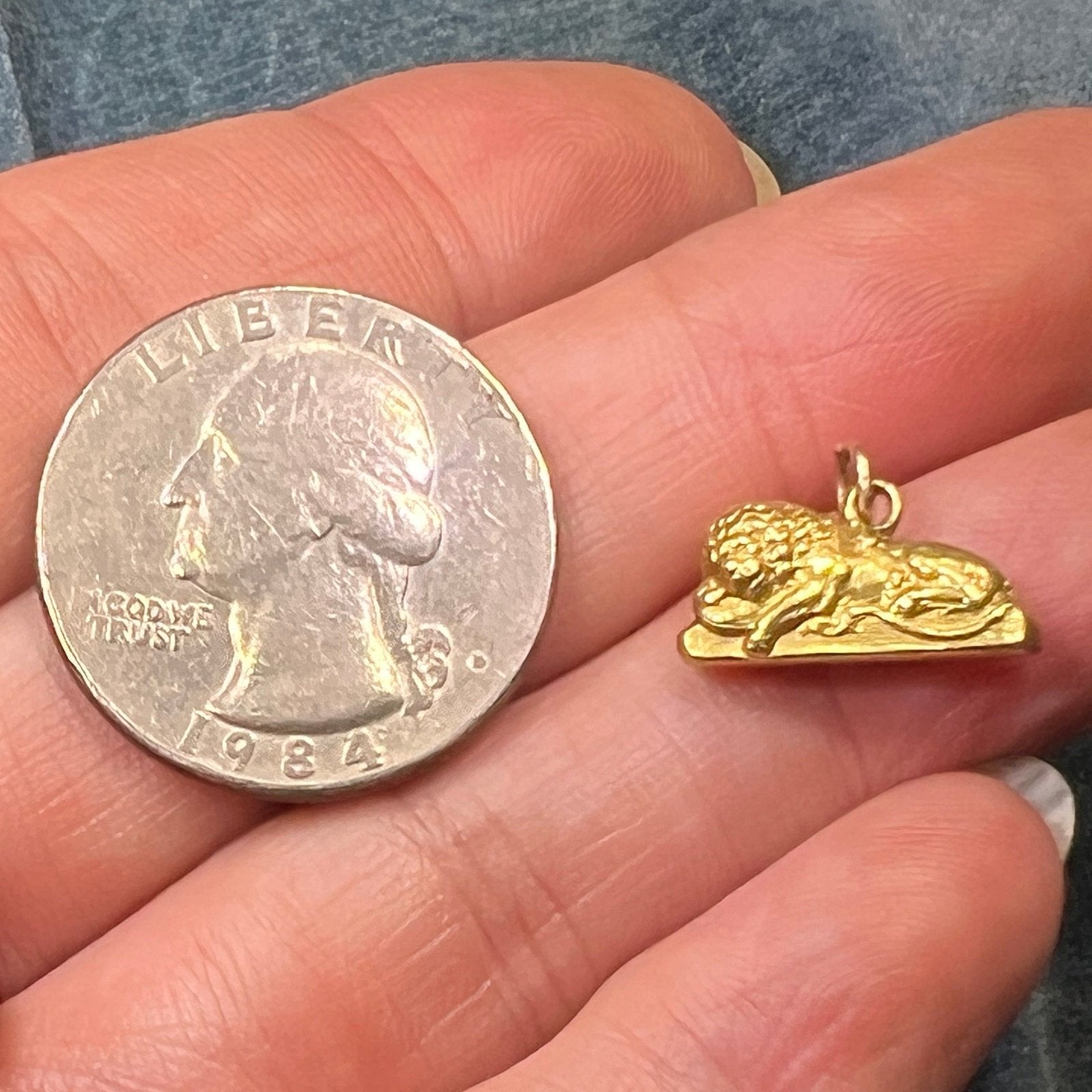 18k Gold Lion of Lucerne Pendant. Swiss Memorial of French Revolution