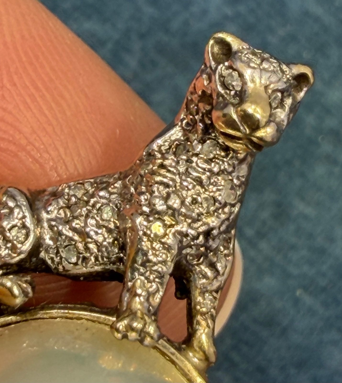 18k Gold Panther Pendant w Diamonds and Pearl. 1.25" + 6.8g