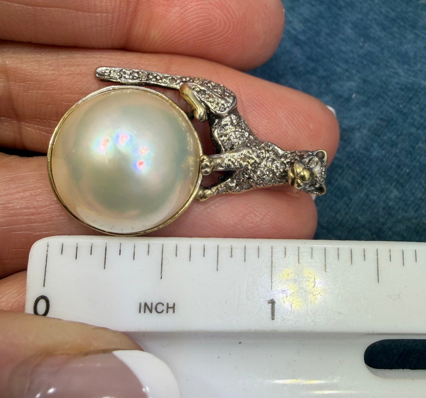 18k Gold Panther Pendant w Diamonds and Pearl. 1.25" + 6.8g