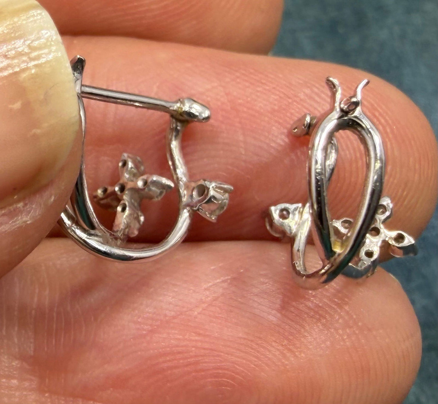 18k White Gold Diamond Flowers Huggies Hoop Earrings. Designer