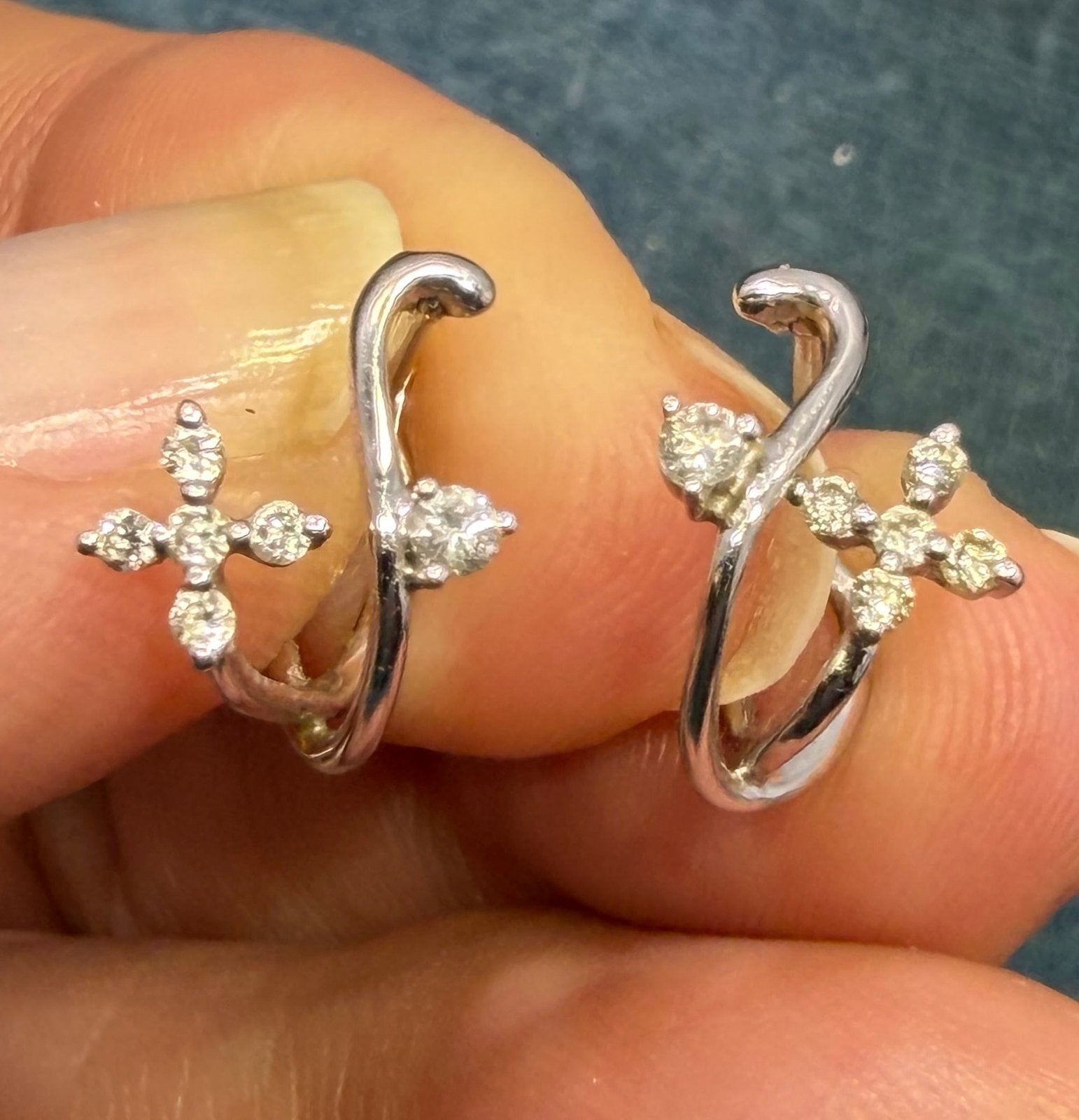 18k White Gold Diamond Flowers Huggies Hoop Earrings. Designer
