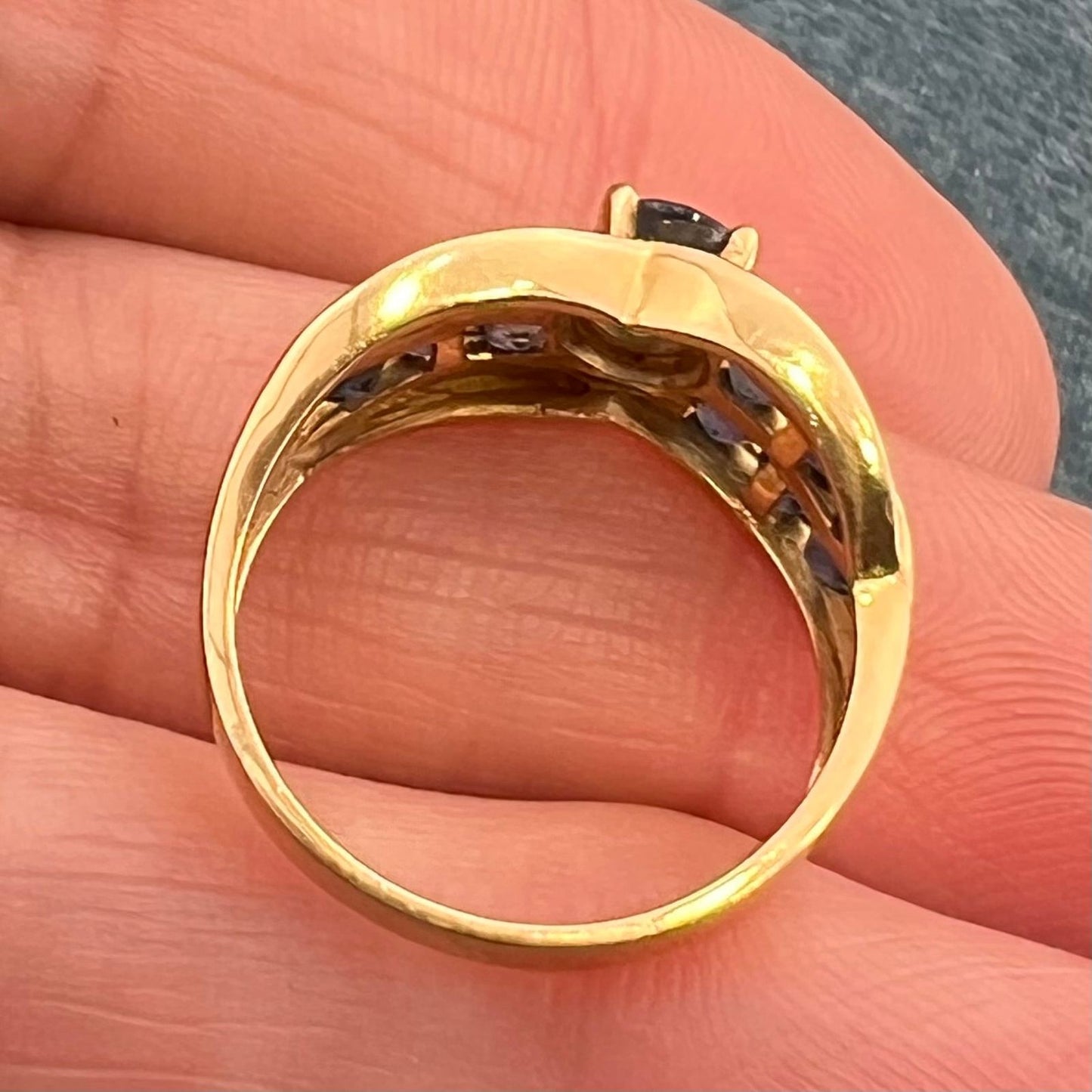 18k Yellow Gold Natural Ceylon Blue Sapphire Ring. Wide Band