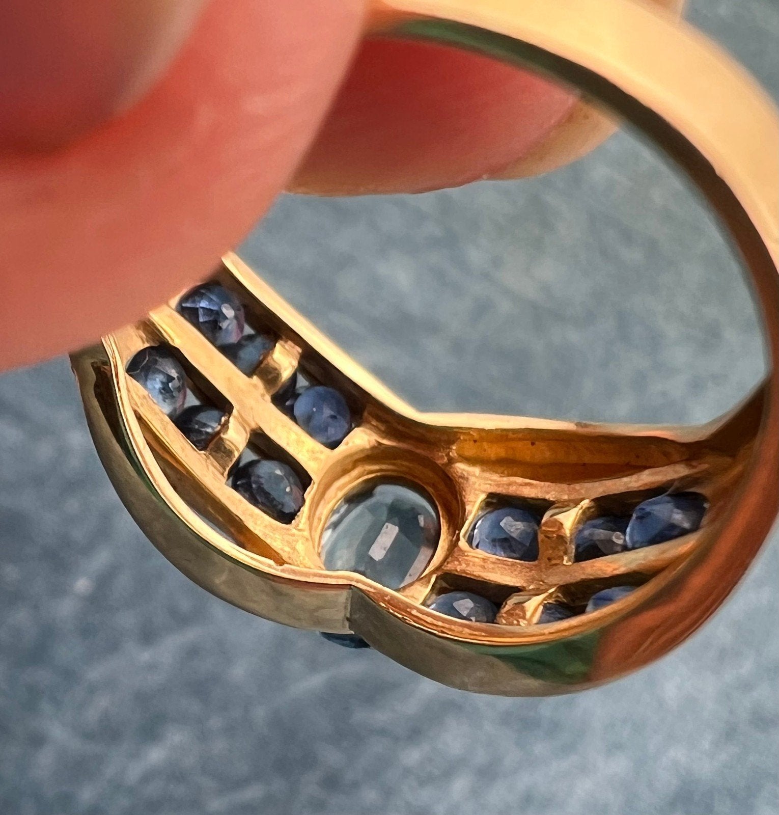 18k Yellow Gold Natural Ceylon Blue Sapphire Ring. Wide Band