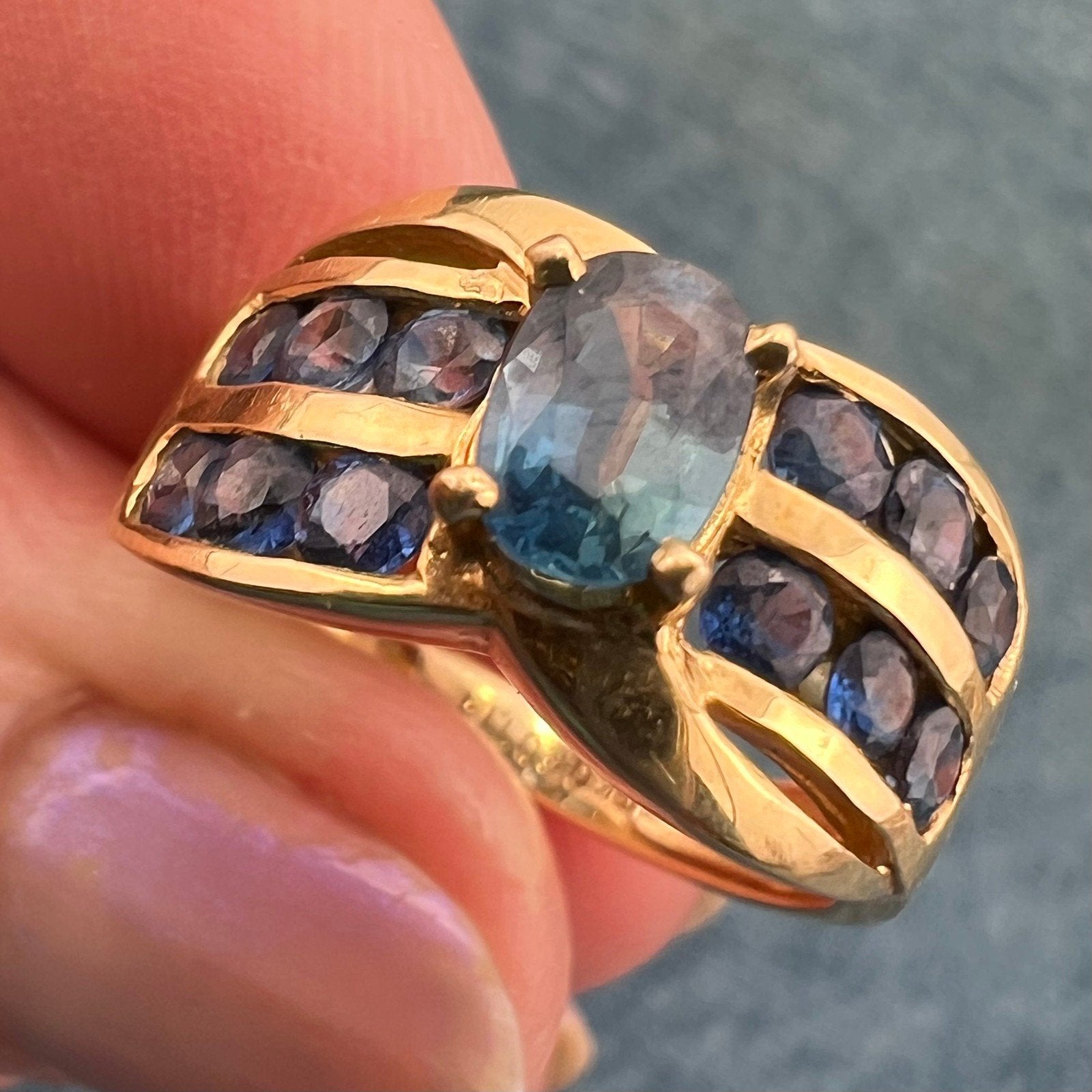 18k Yellow Gold Natural Ceylon Blue Sapphire Ring. Wide Band