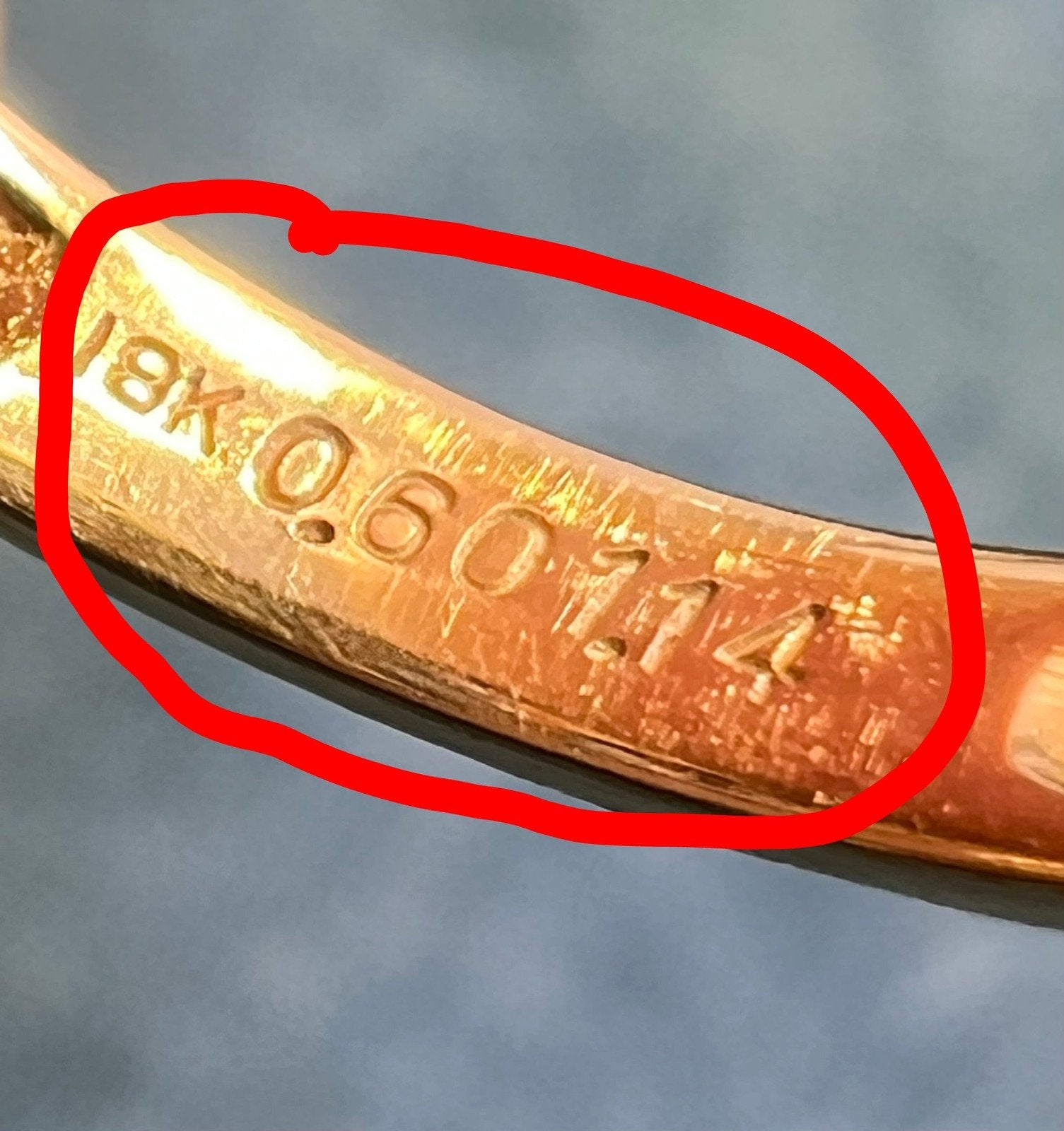 18k Yellow Gold Natural Ceylon Blue Sapphire Ring. Wide Band