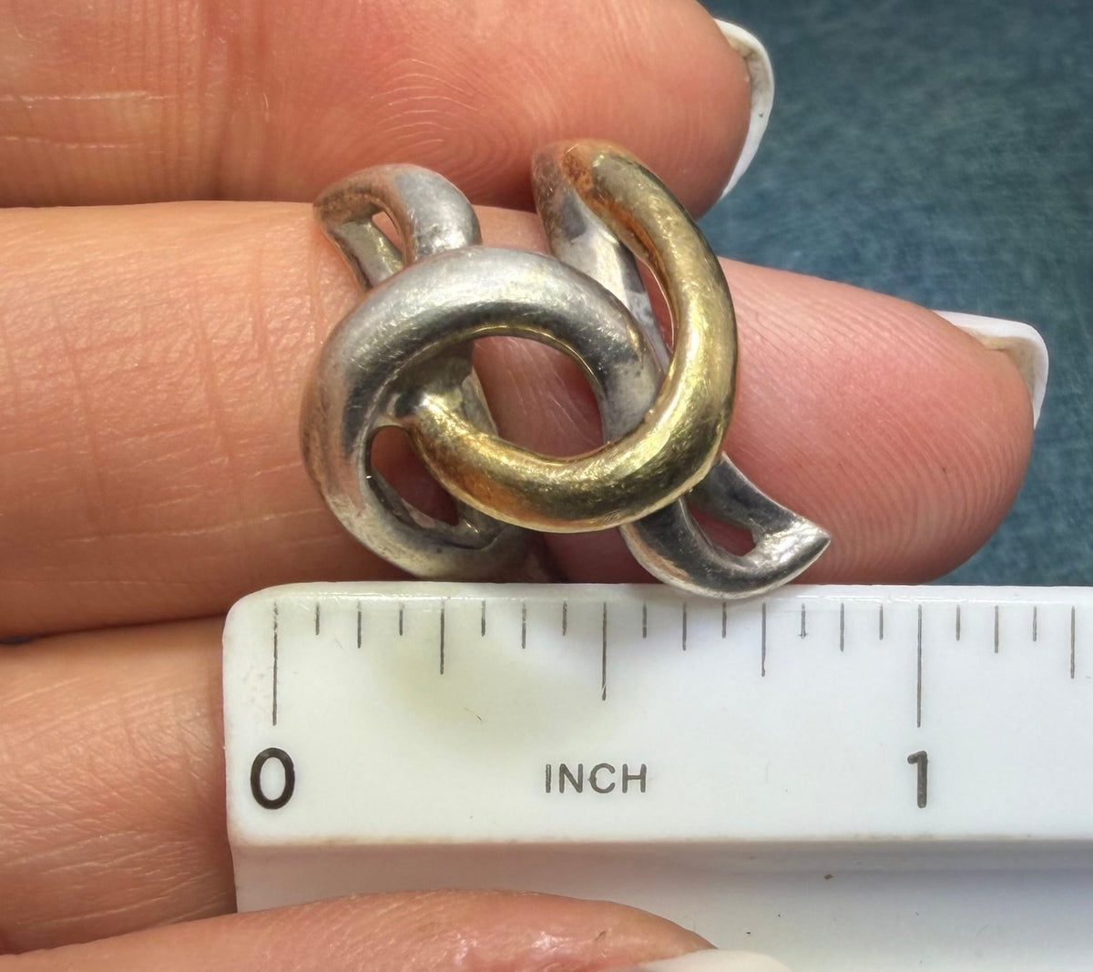 18k Yellow Gold + Silver Love Knot Ring. 3/4" + 7.6g Designer