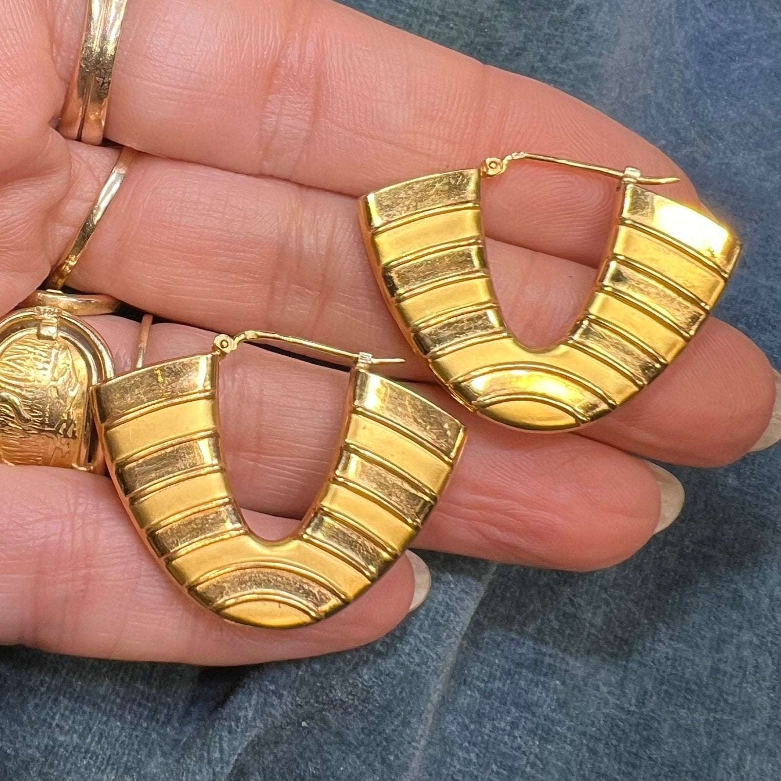 18k Yellow Gold Wide U Hoop Earrings. 1.25". Designer