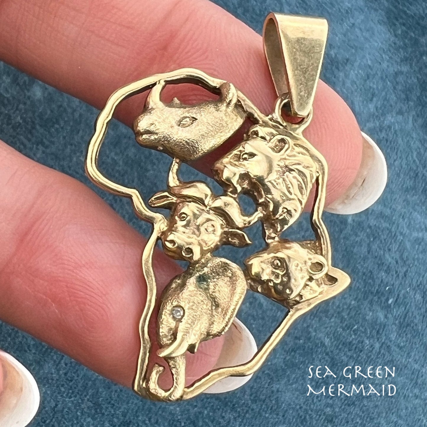 9k- 10k Gold African Animals Pendant w Diamond. Lion Elephant. 1.7" + 7g