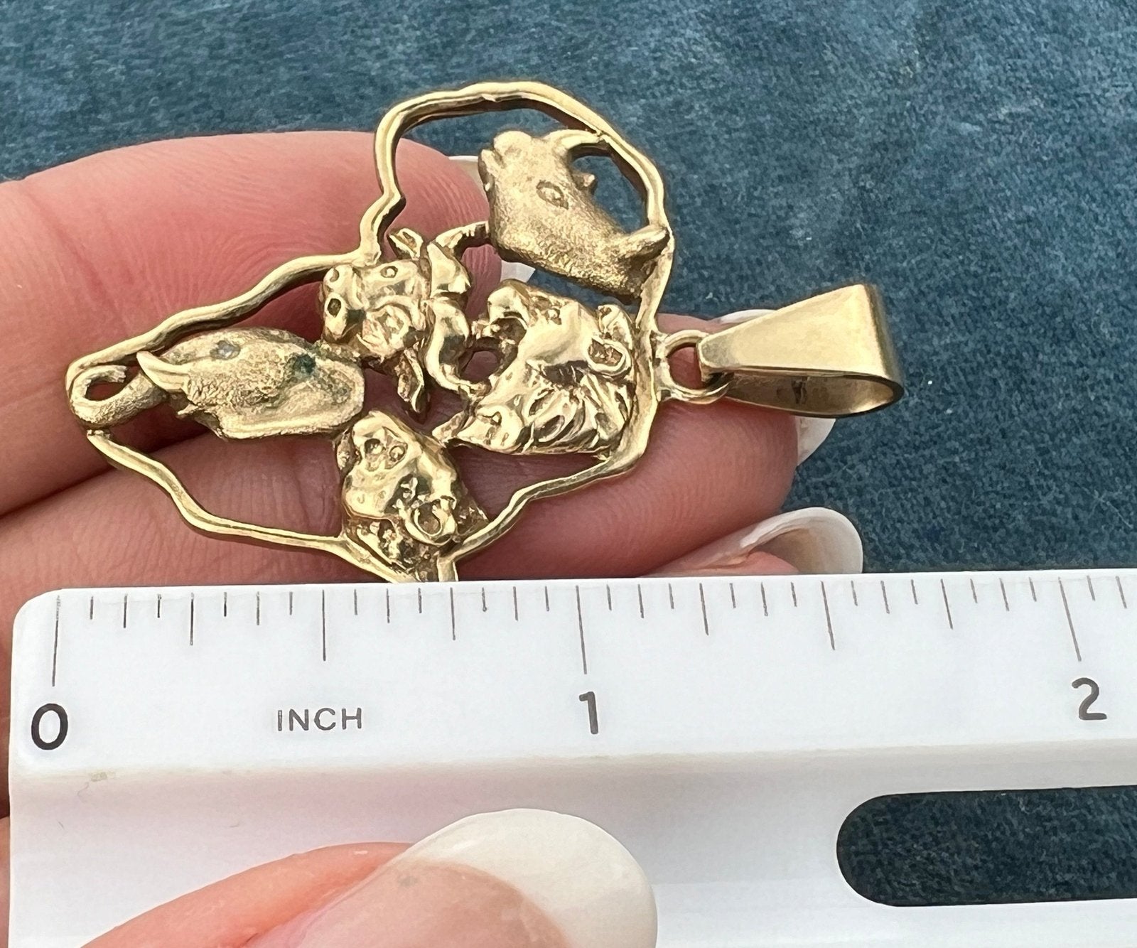 9k- 10k Gold African Animals Pendant w Diamond. Lion Elephant. 1.7" + 7g