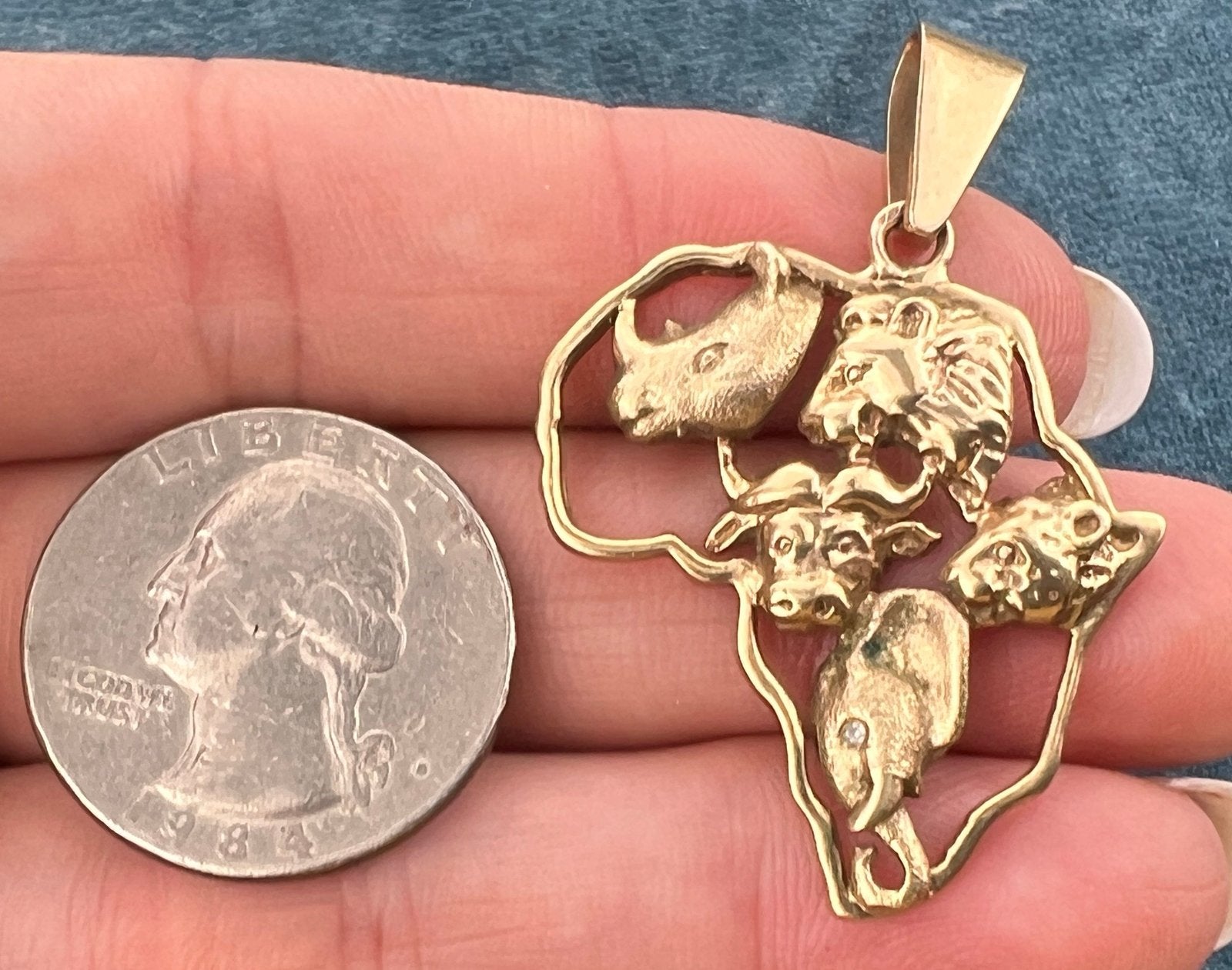 9k- 10k Gold African Animals Pendant w Diamond. Lion Elephant. 1.7" + 7g