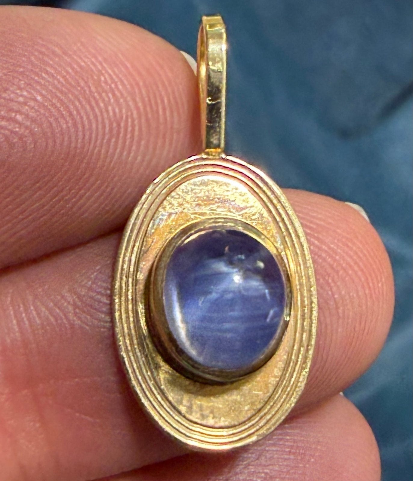 9k Gold Lavender Blue Star Sapphire Antique 1" Pendant w 14k Bail *Video*
