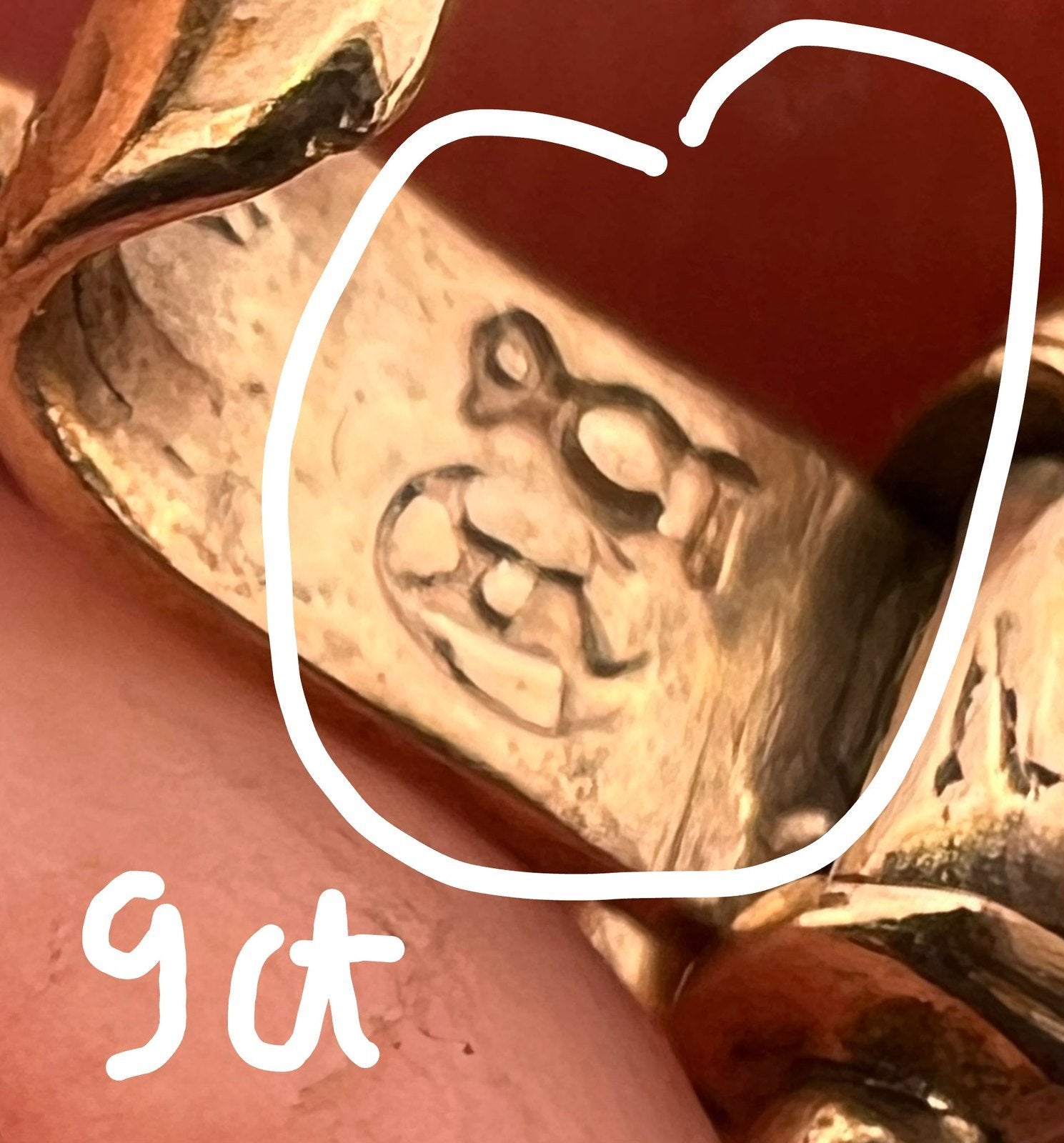 9k Yellow Gold Black Resin 2 Leopard Head Necklace. 19.5g