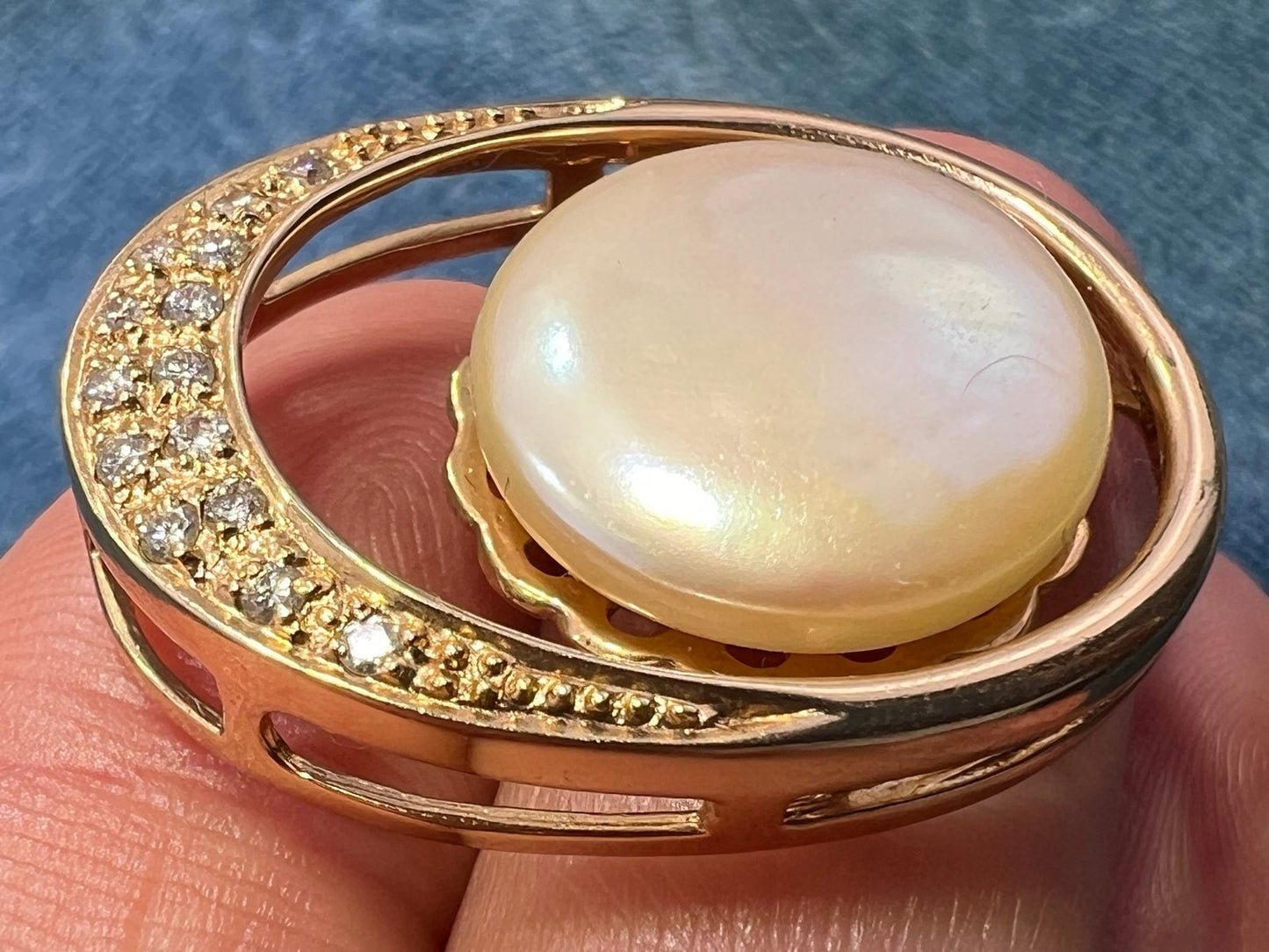 D- 14k Pearl Diamond Pendant Modern *Video*