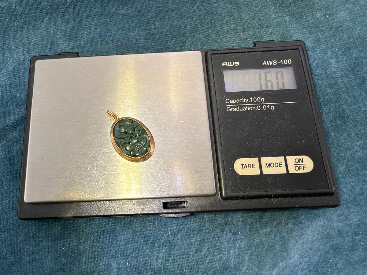 10k Yellow Gold Carved Jade Pendant with 2 Carved Flowers