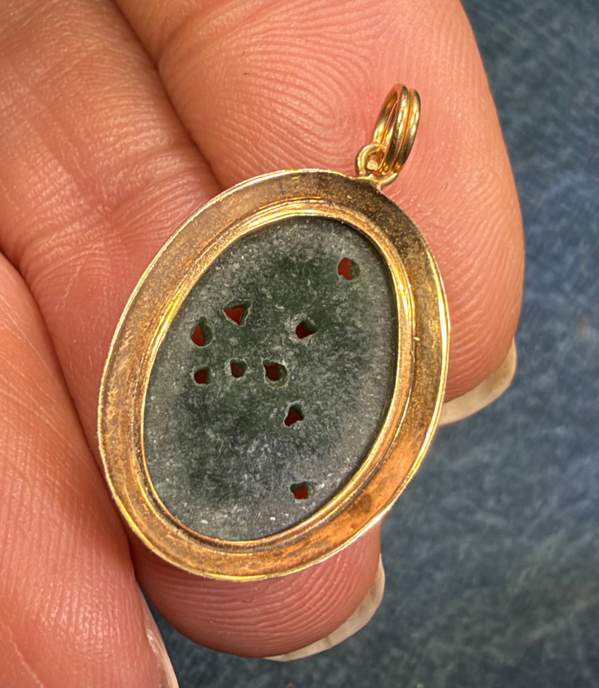 10k Yellow Gold Carved Jade Pendant with 2 Carved Flowers