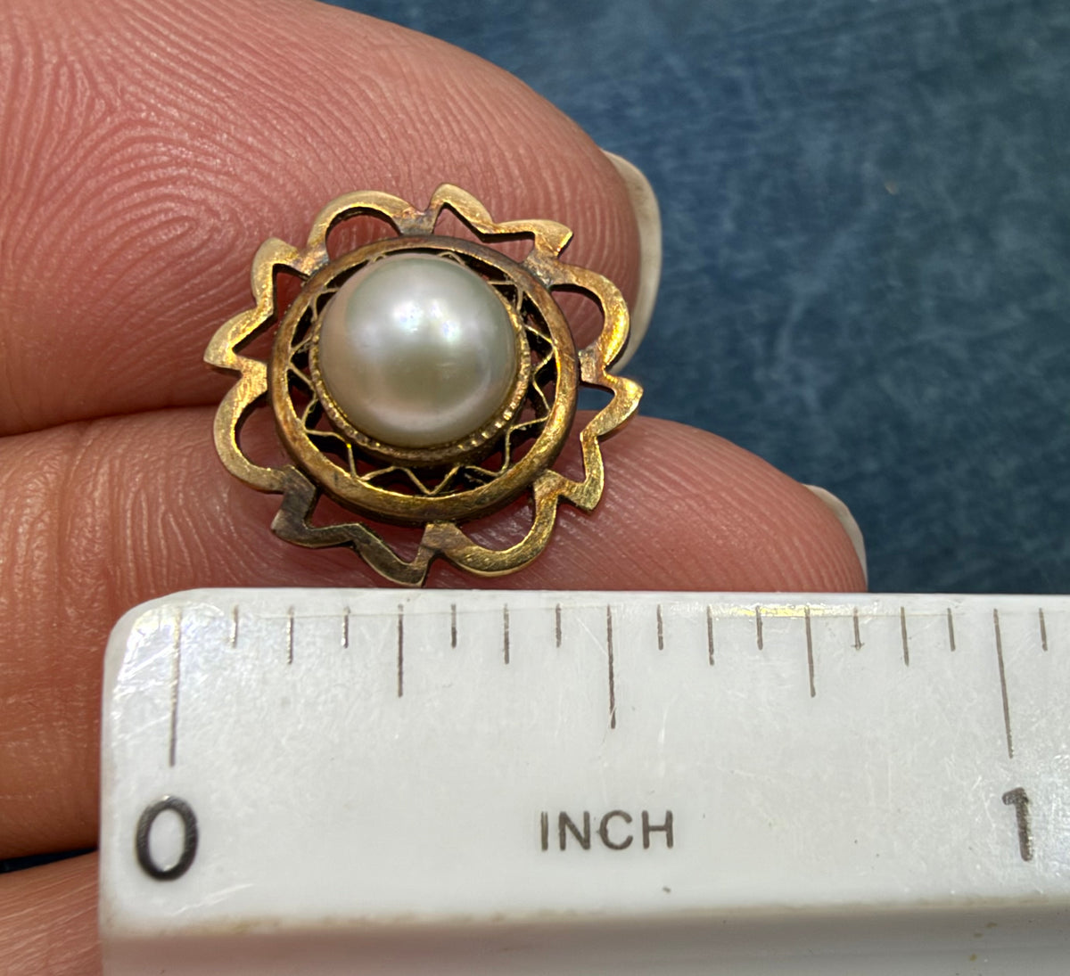 14k Yellow Rose Gold Pearl Earrings. Antique Filigree. 1/2 inch
