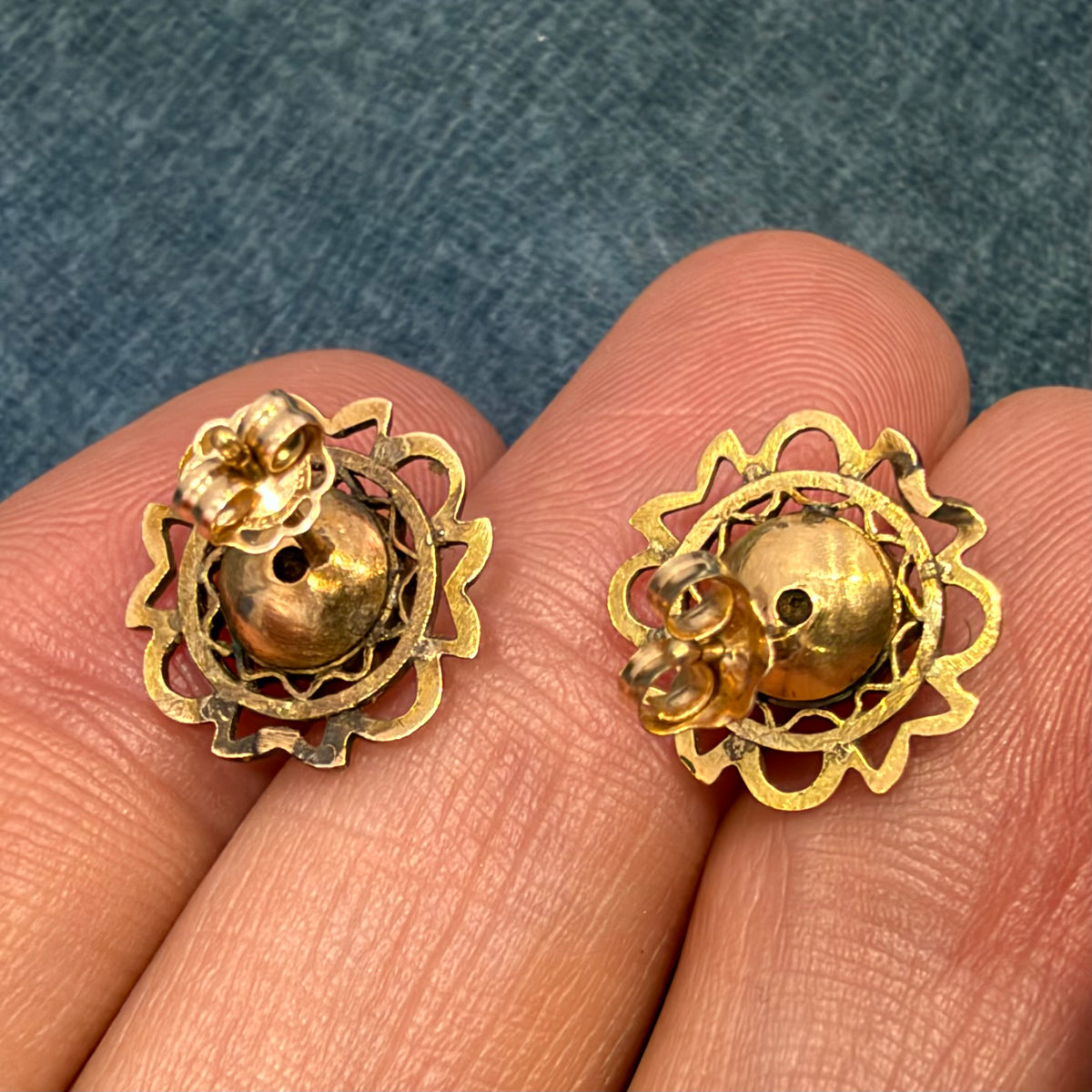 14k Yellow Rose Gold Pearl Earrings. Antique Filigree. 1/2 inch